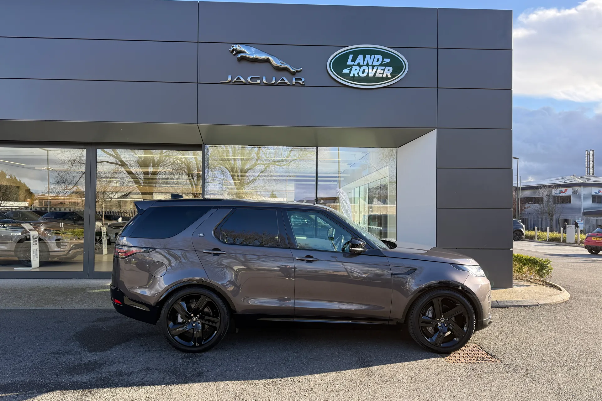 LAND ROVER DISCOVERY thumbnail image number 2