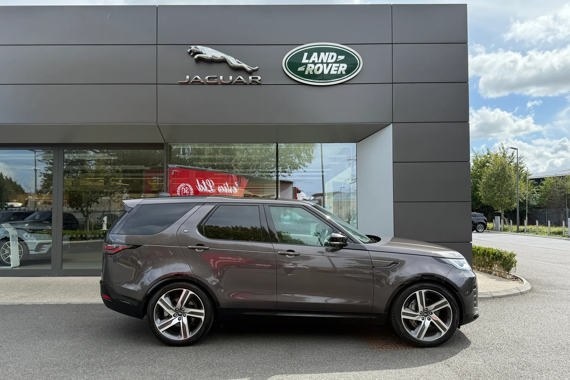 LAND ROVER DISCOVERY thumbnail image number 2