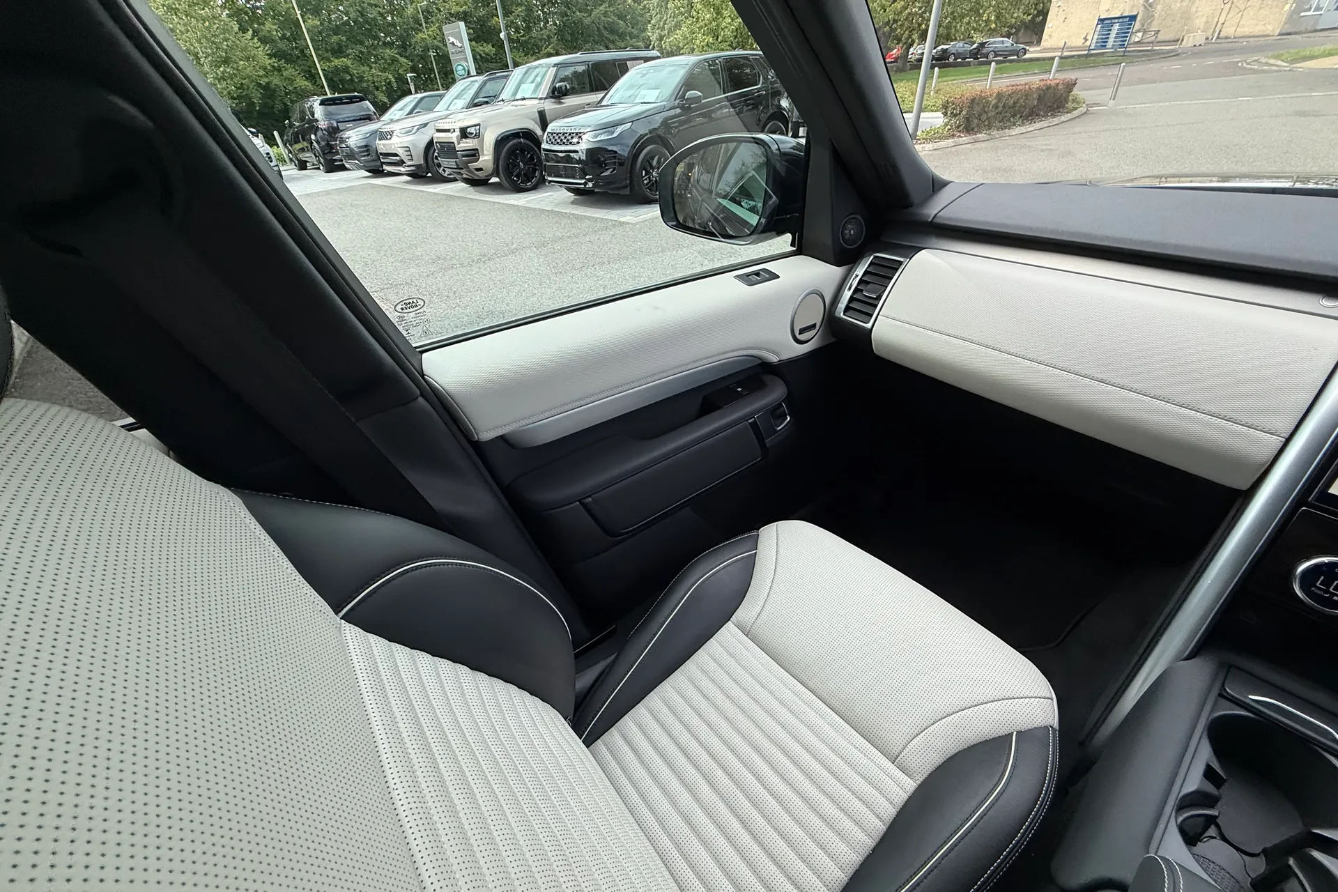 LAND ROVER DISCOVERY thumbnail image number 13