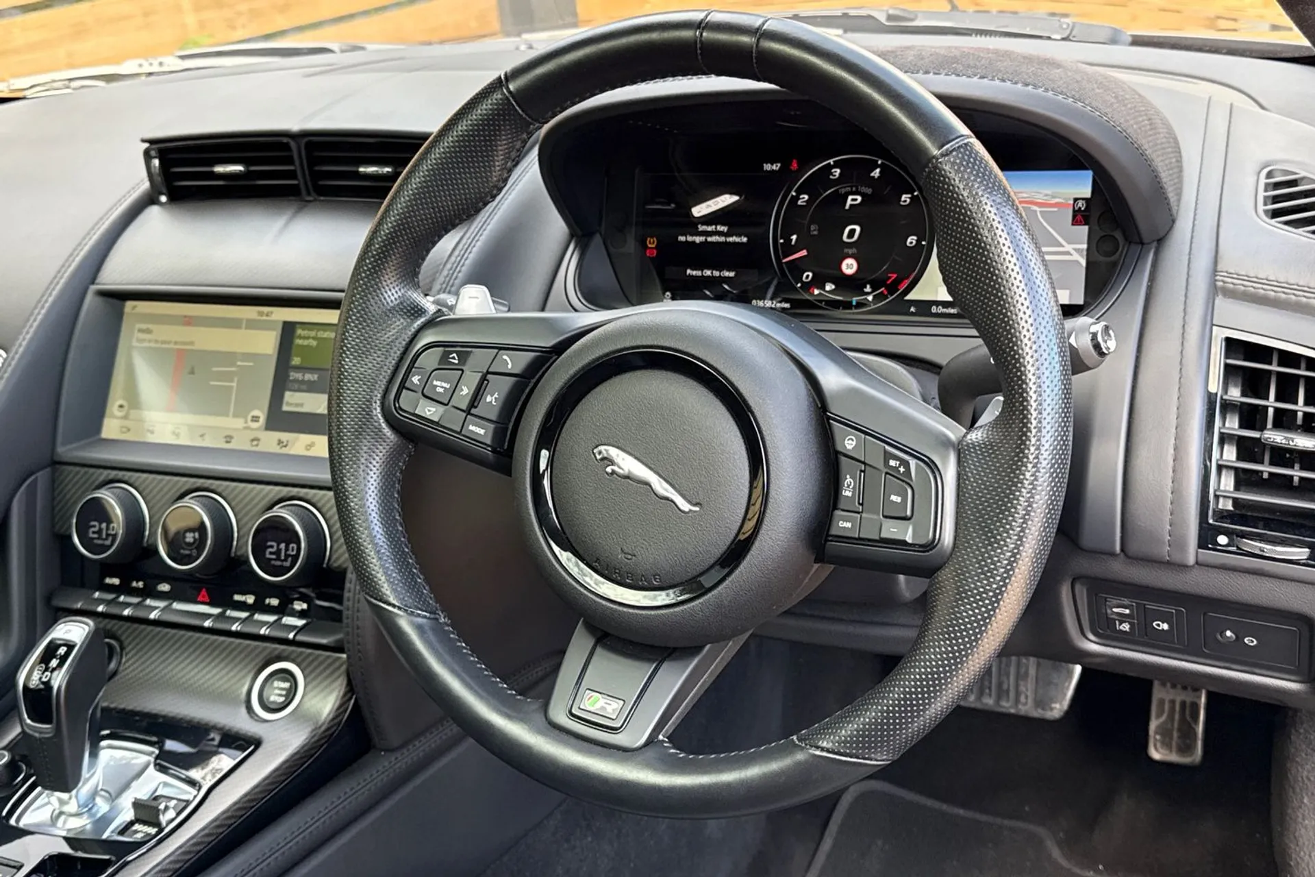 Jaguar F-TYPE thumbnail image number 36