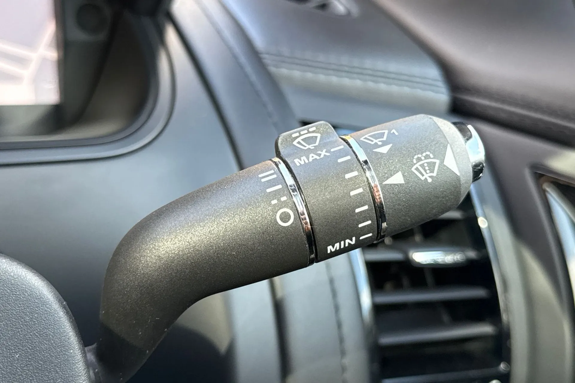 Jaguar F-TYPE thumbnail image number 52