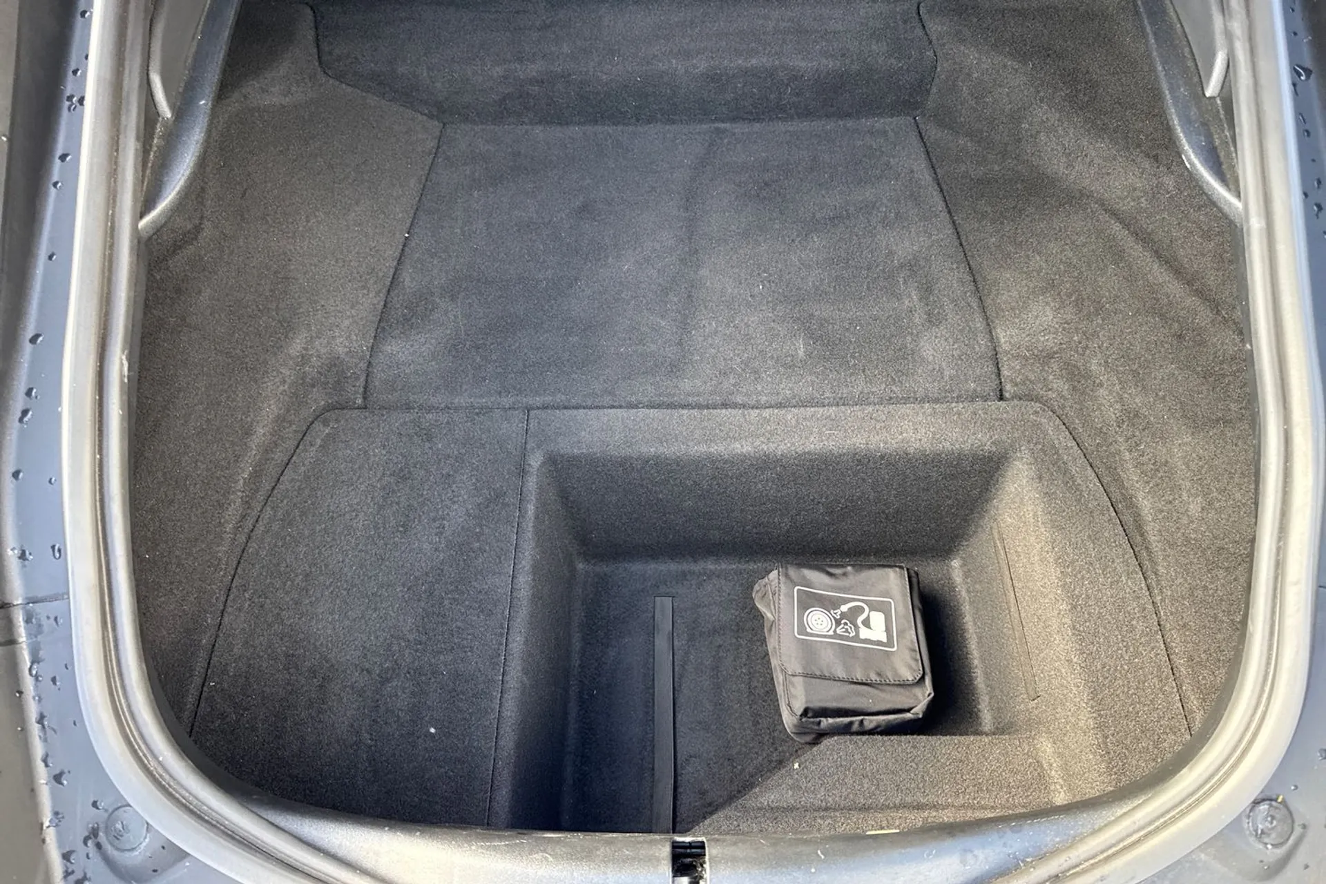 Jaguar F-TYPE thumbnail image number 23