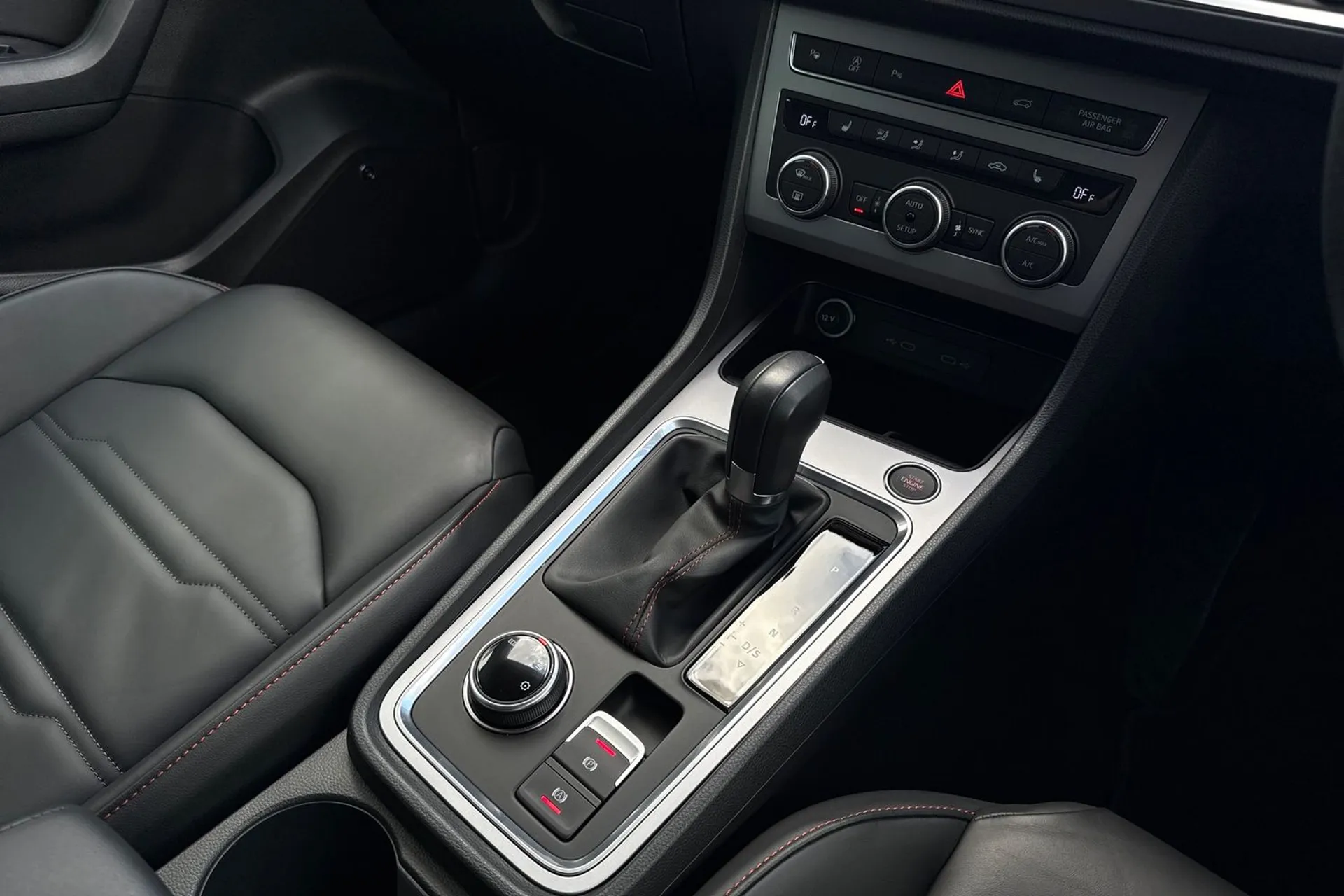 SEAT ATECA thumbnail image number 40