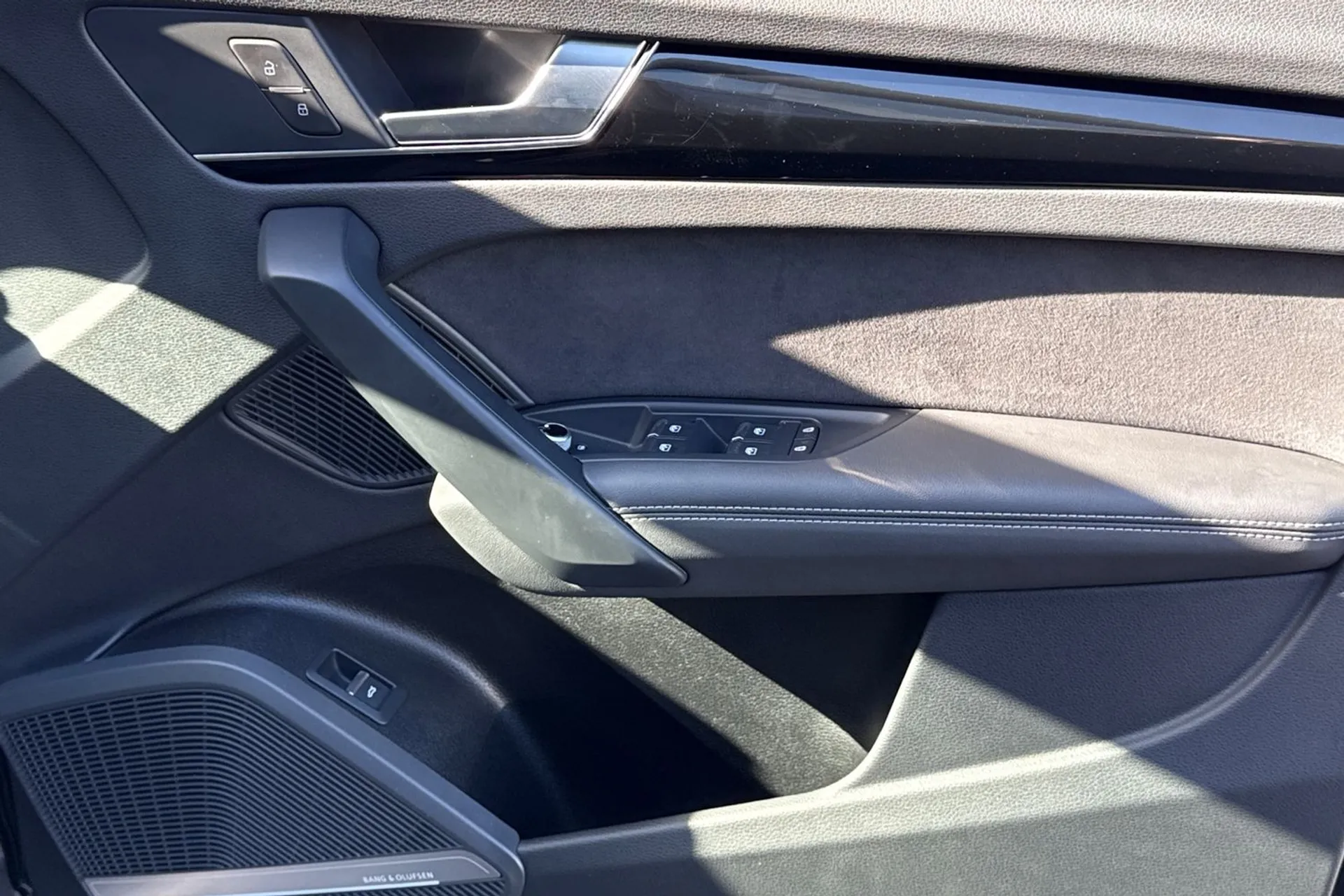 Audi Q5 thumbnail image number 44