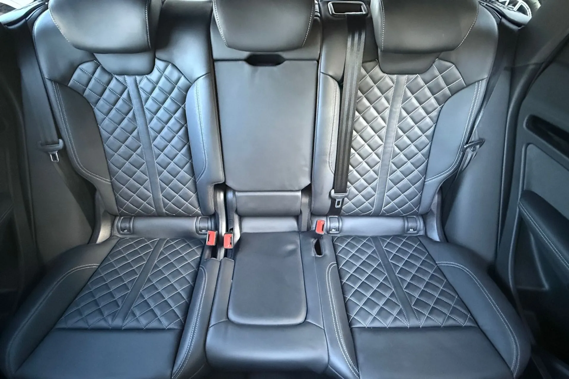 Audi Q5 thumbnail image number 31