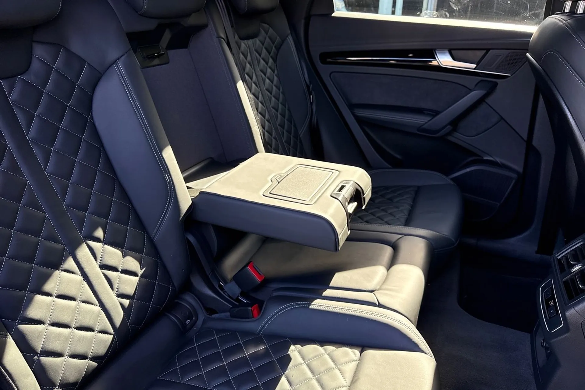 Audi Q5 thumbnail image number 24