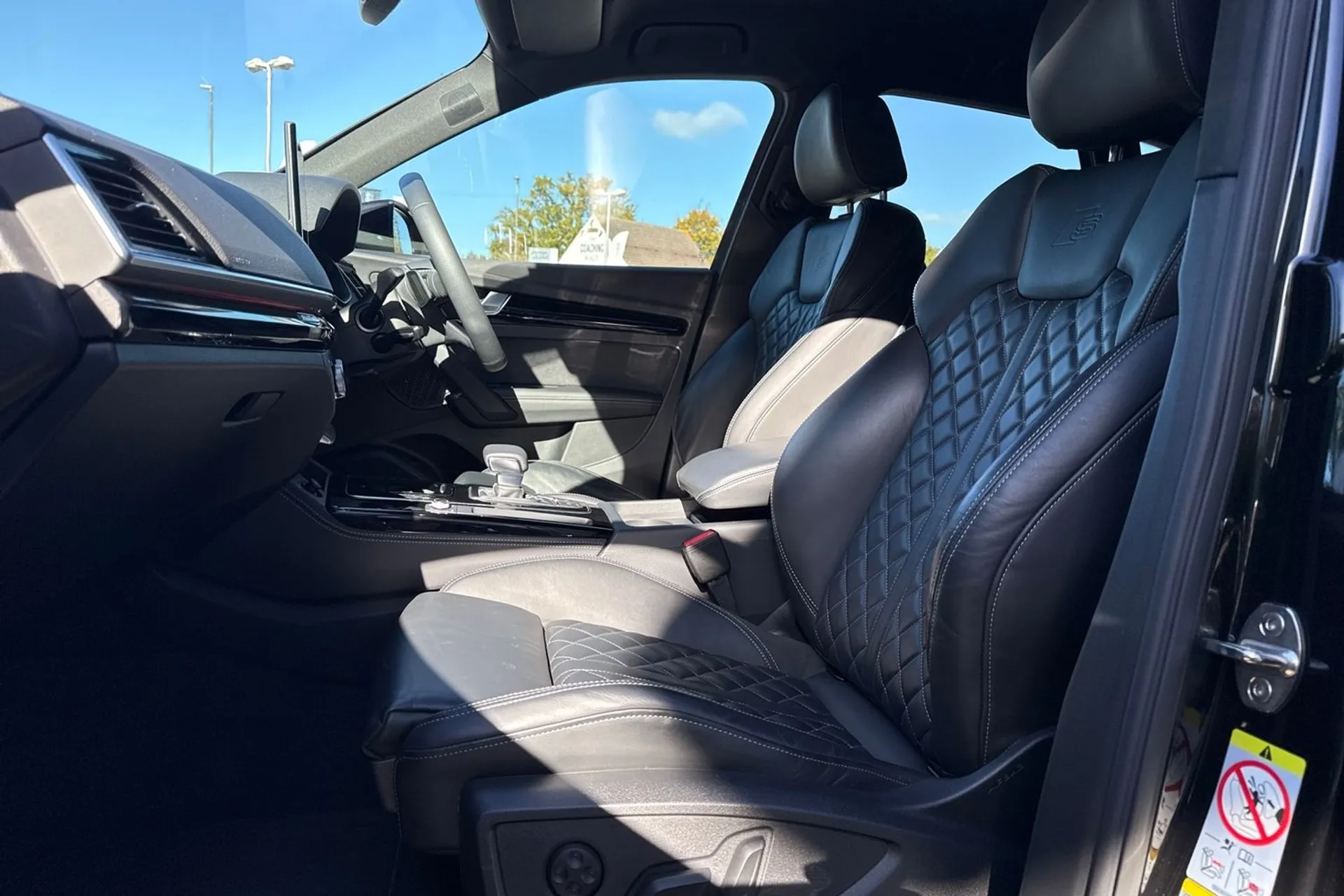 Audi Q5 thumbnail image number 28