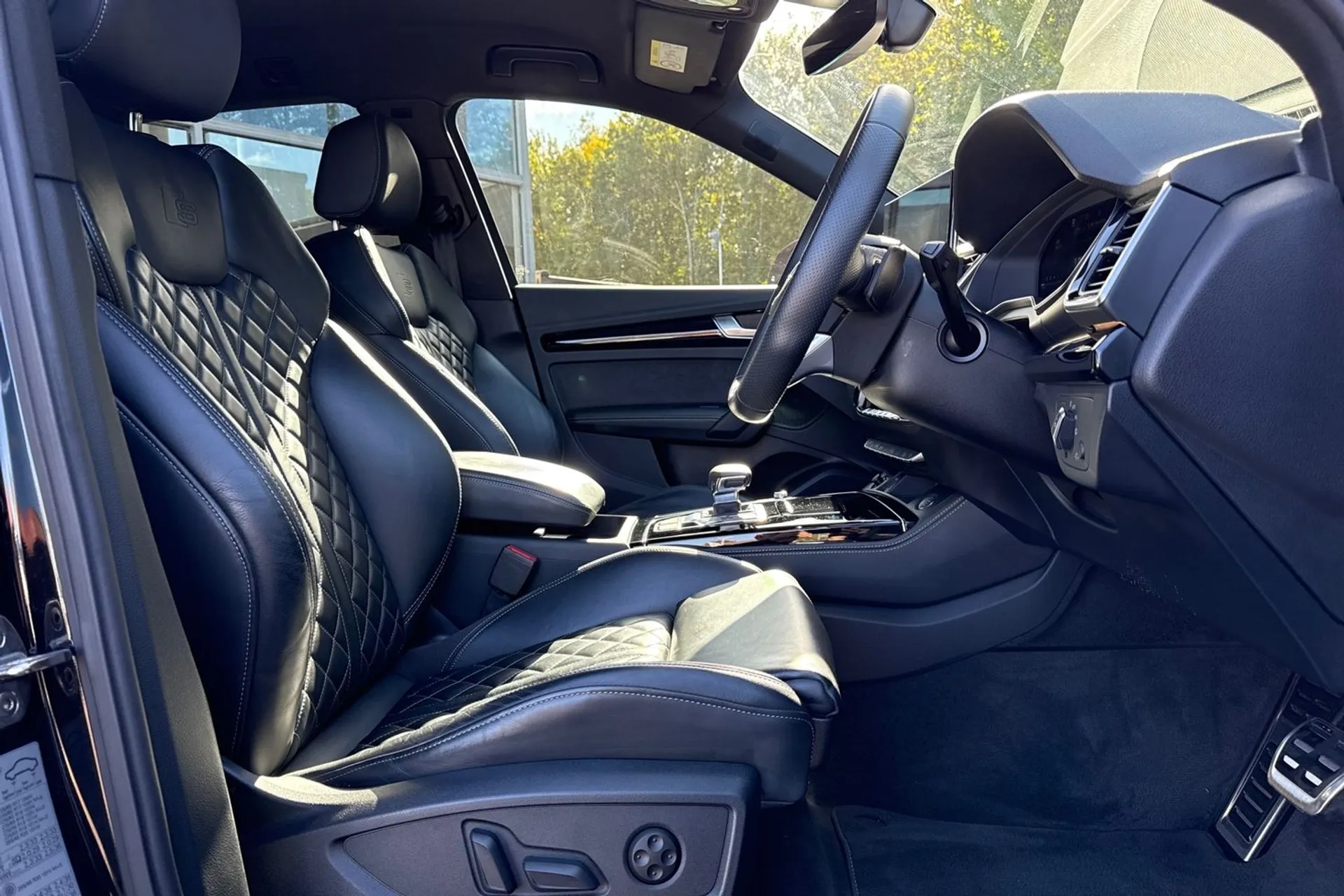 Audi Q5 thumbnail image number 25