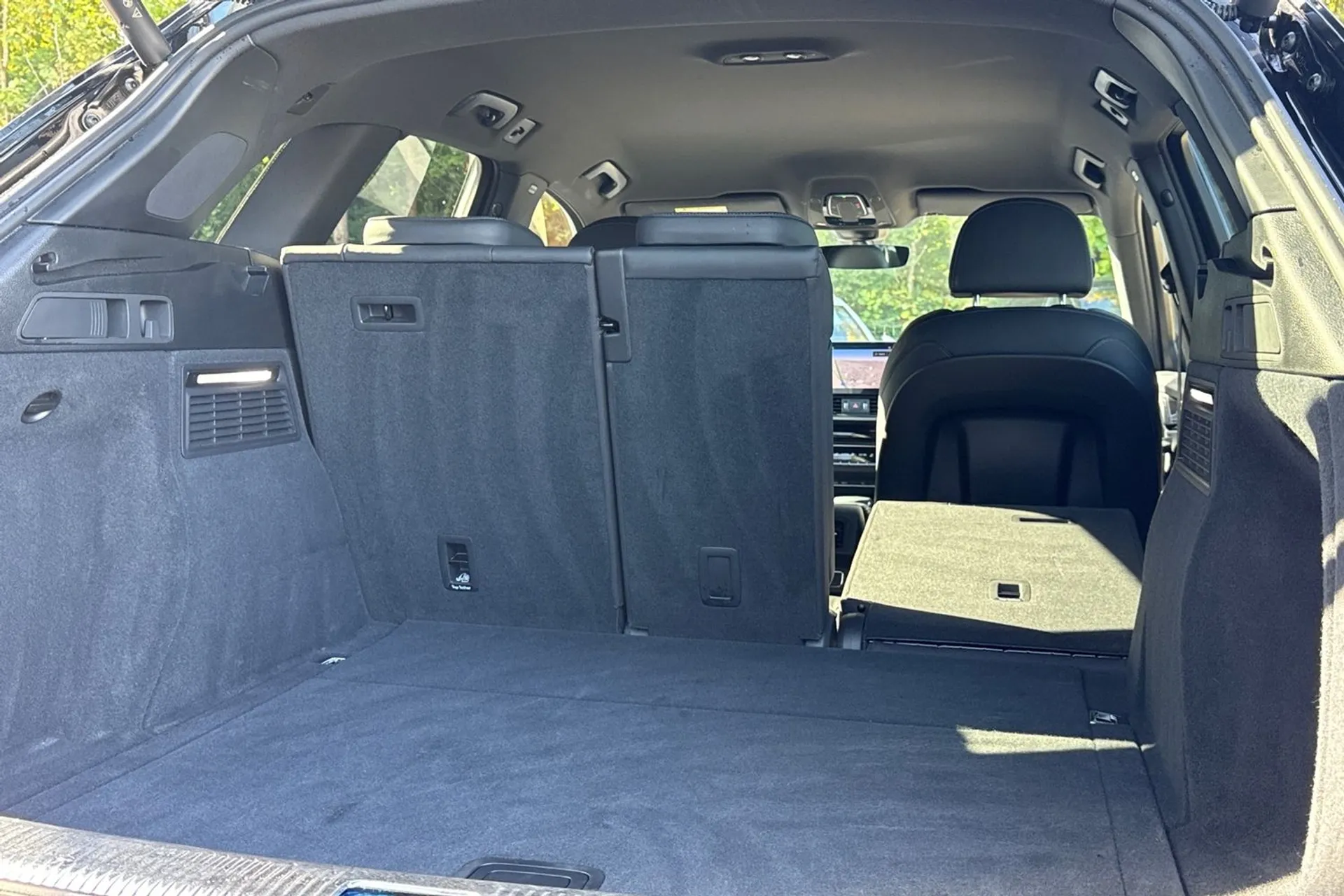 Audi Q5 thumbnail image number 21