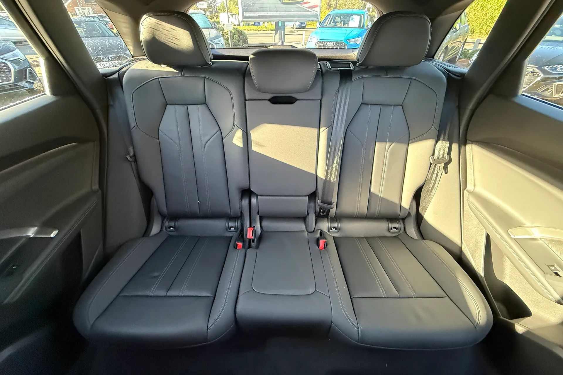 Audi Q5 thumbnail image number 32