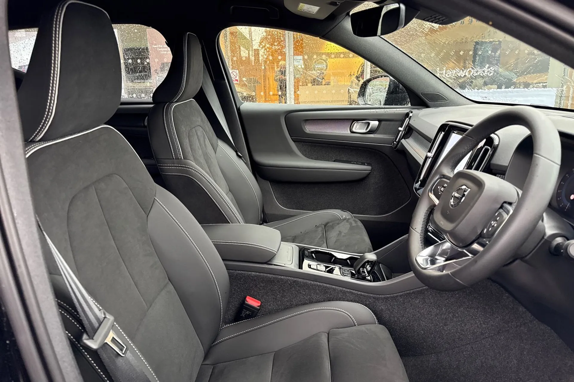 Volvo XC40 thumbnail image number 25