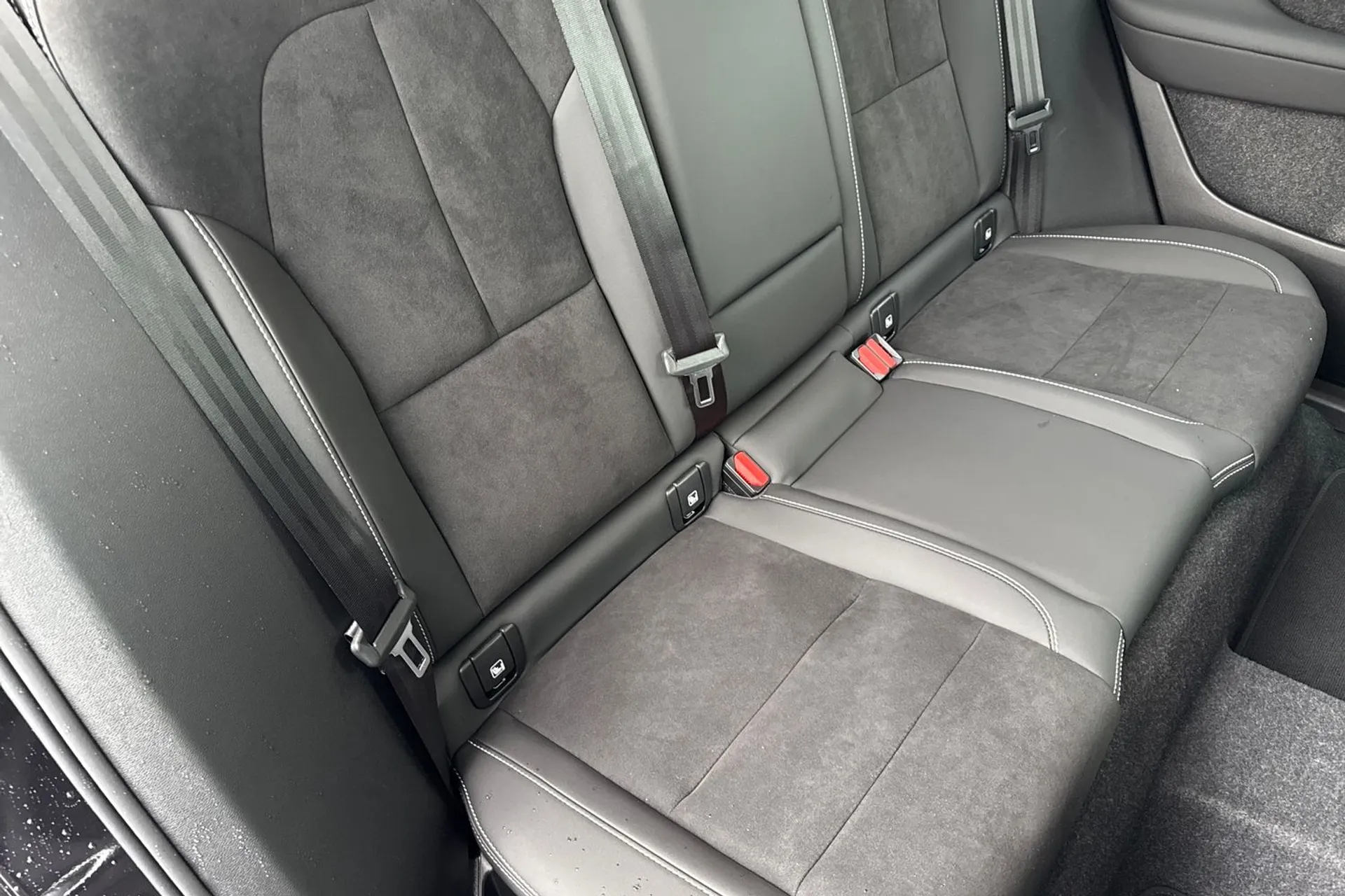 Volvo XC40 thumbnail image number 24