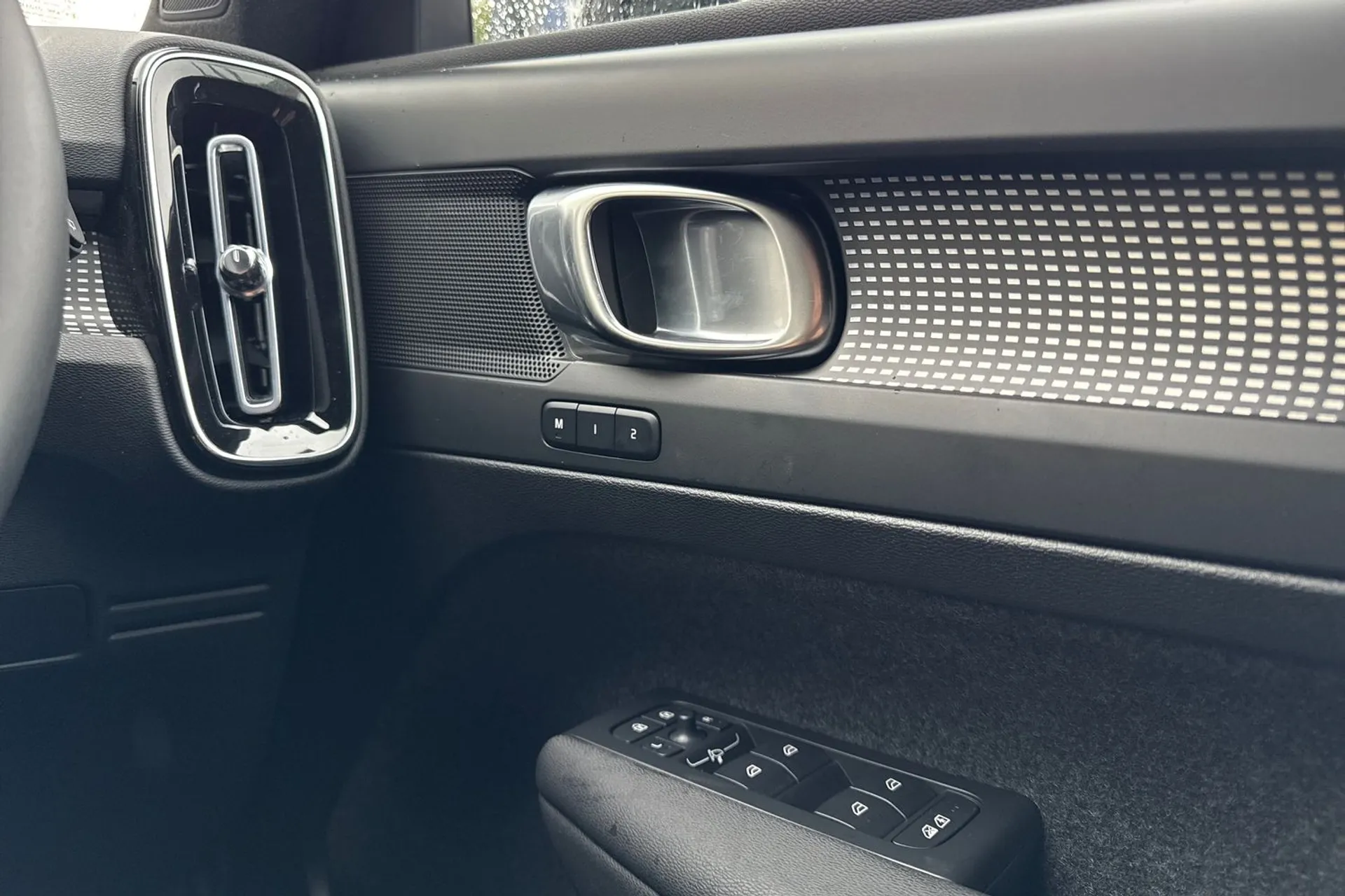 Volvo XC40 thumbnail image number 40