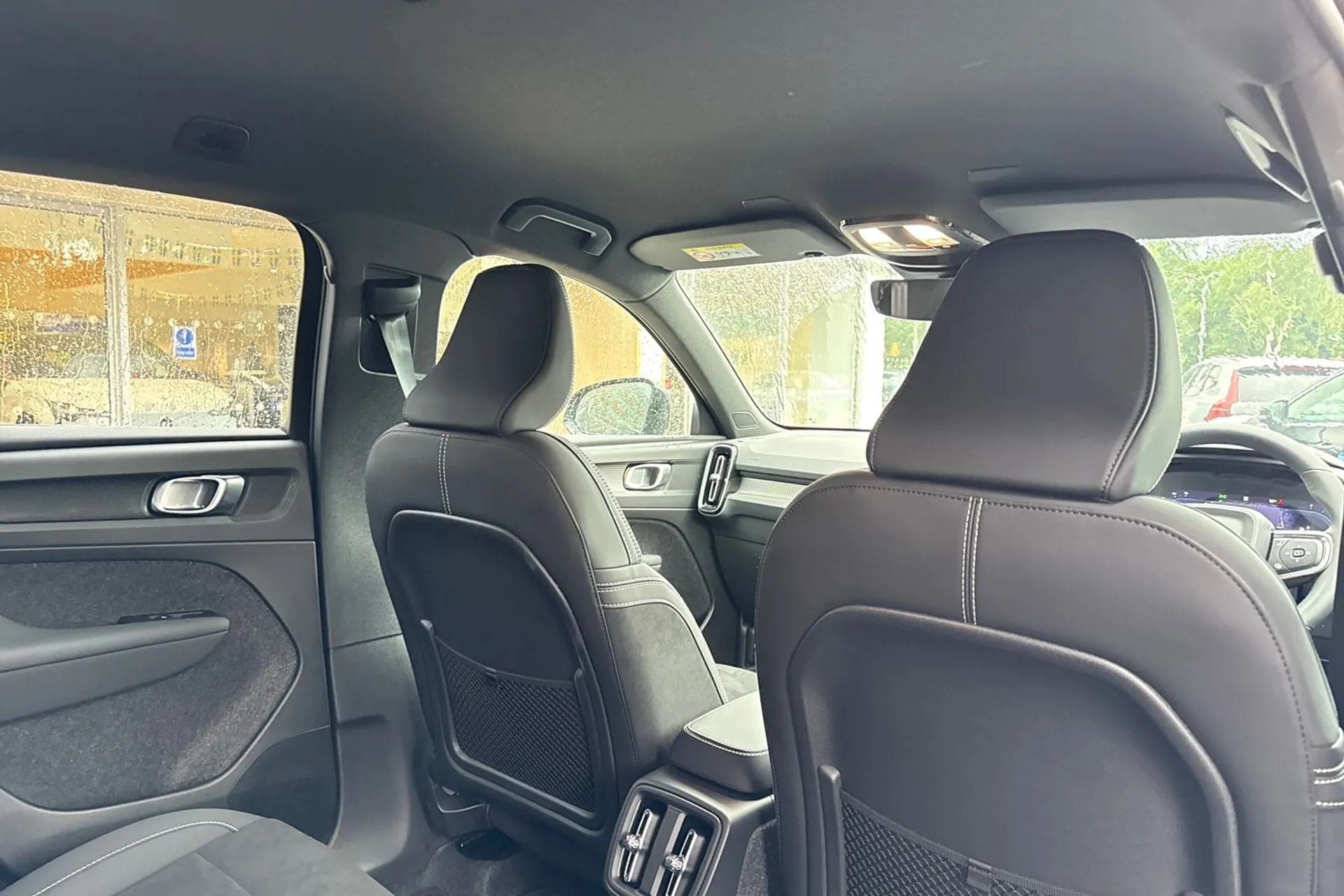 Volvo XC40 thumbnail image number 23