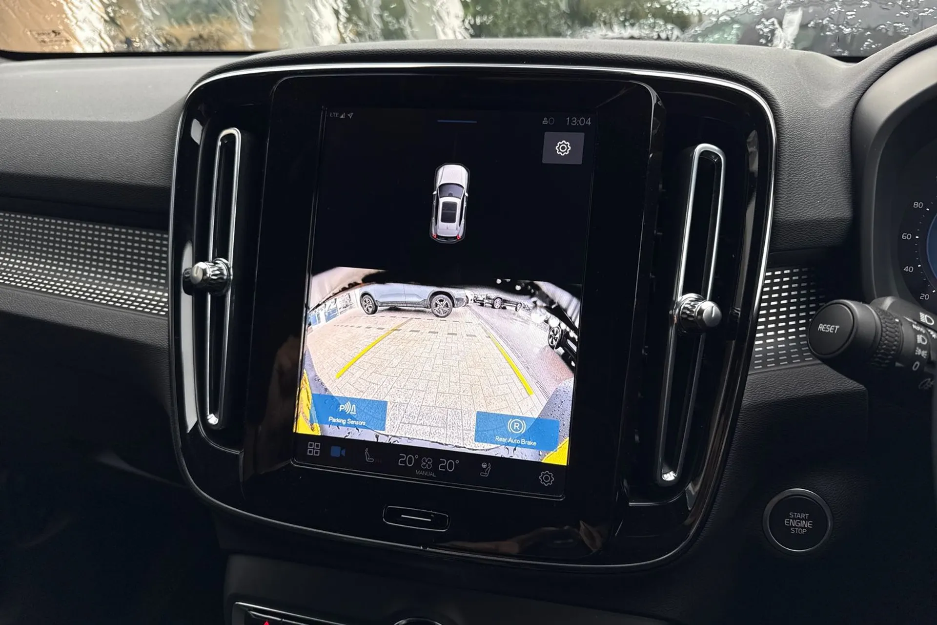 Volvo XC40 thumbnail image number 4