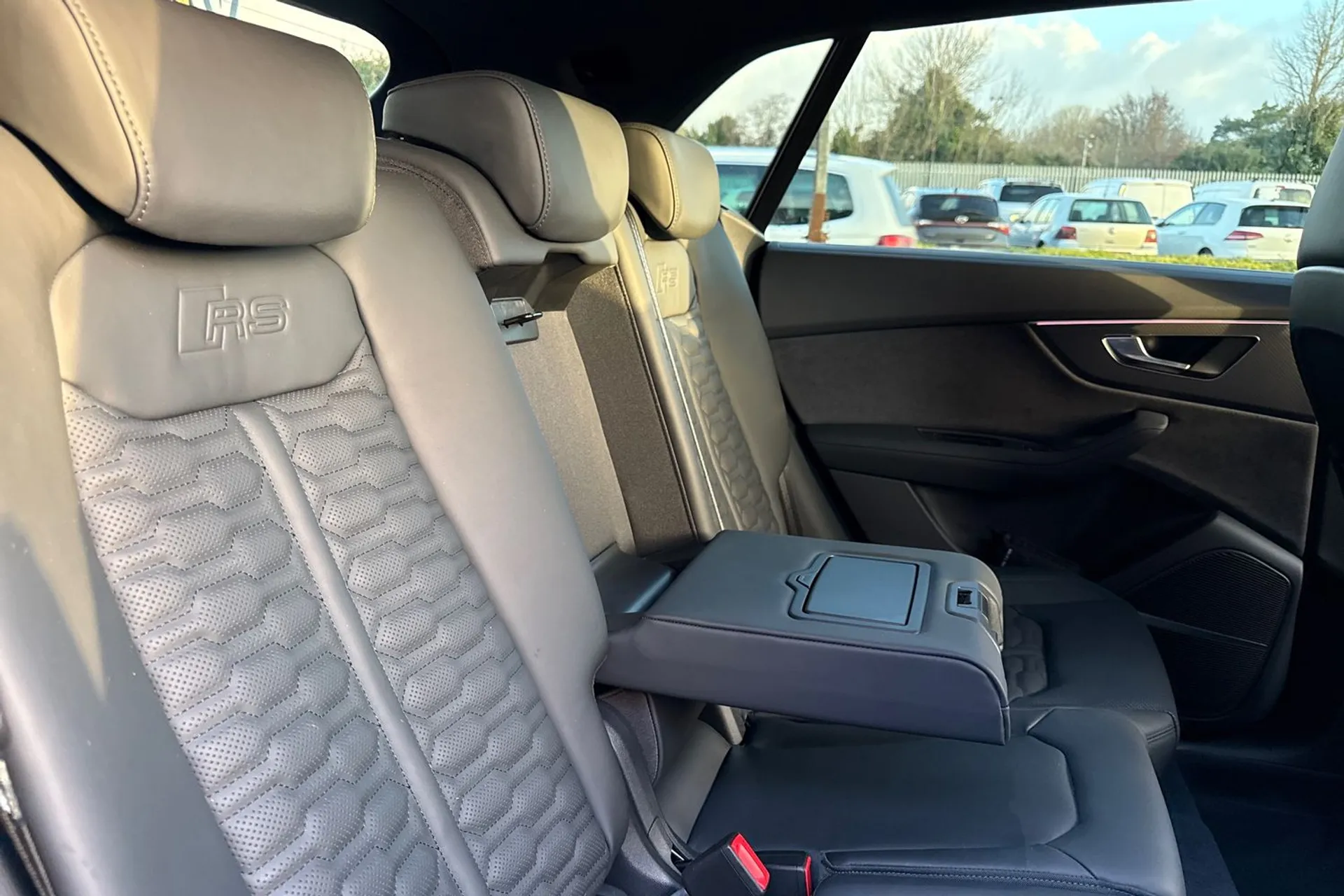 Audi RS Q8 thumbnail image number 27