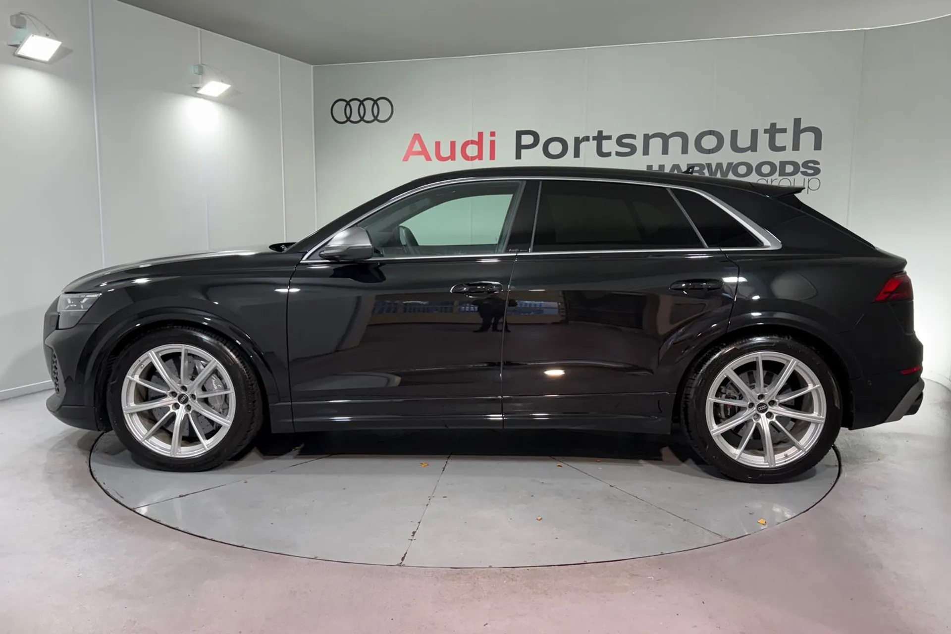 Audi RS Q8 thumbnail image number 15