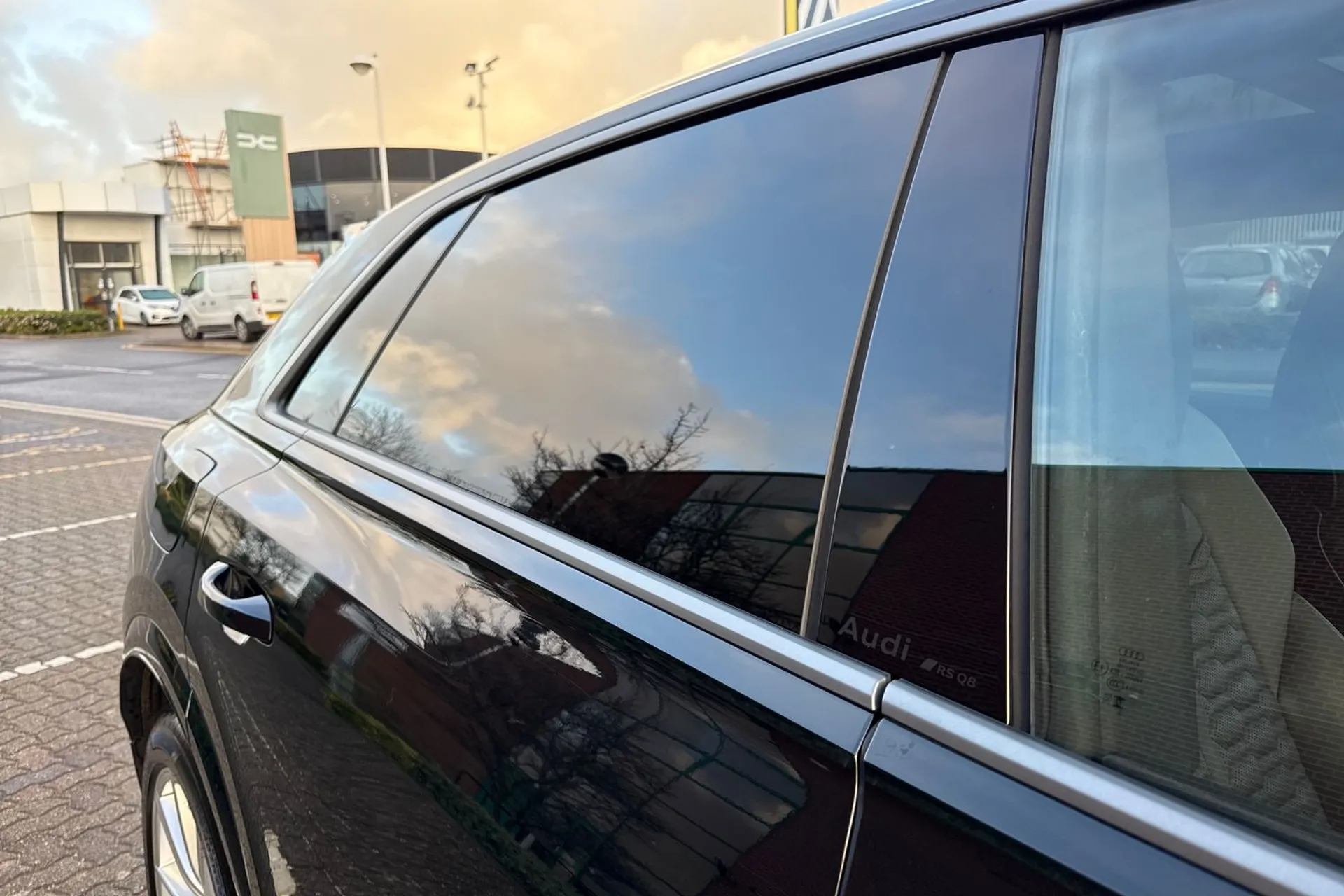 Audi RS Q8 thumbnail image number 18