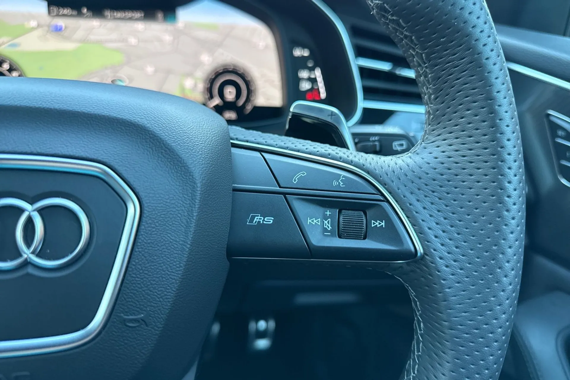 Audi RS Q8 thumbnail image number 51