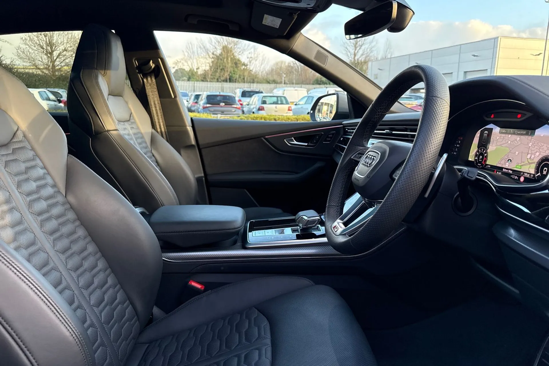 Audi RS Q8 thumbnail image number 30