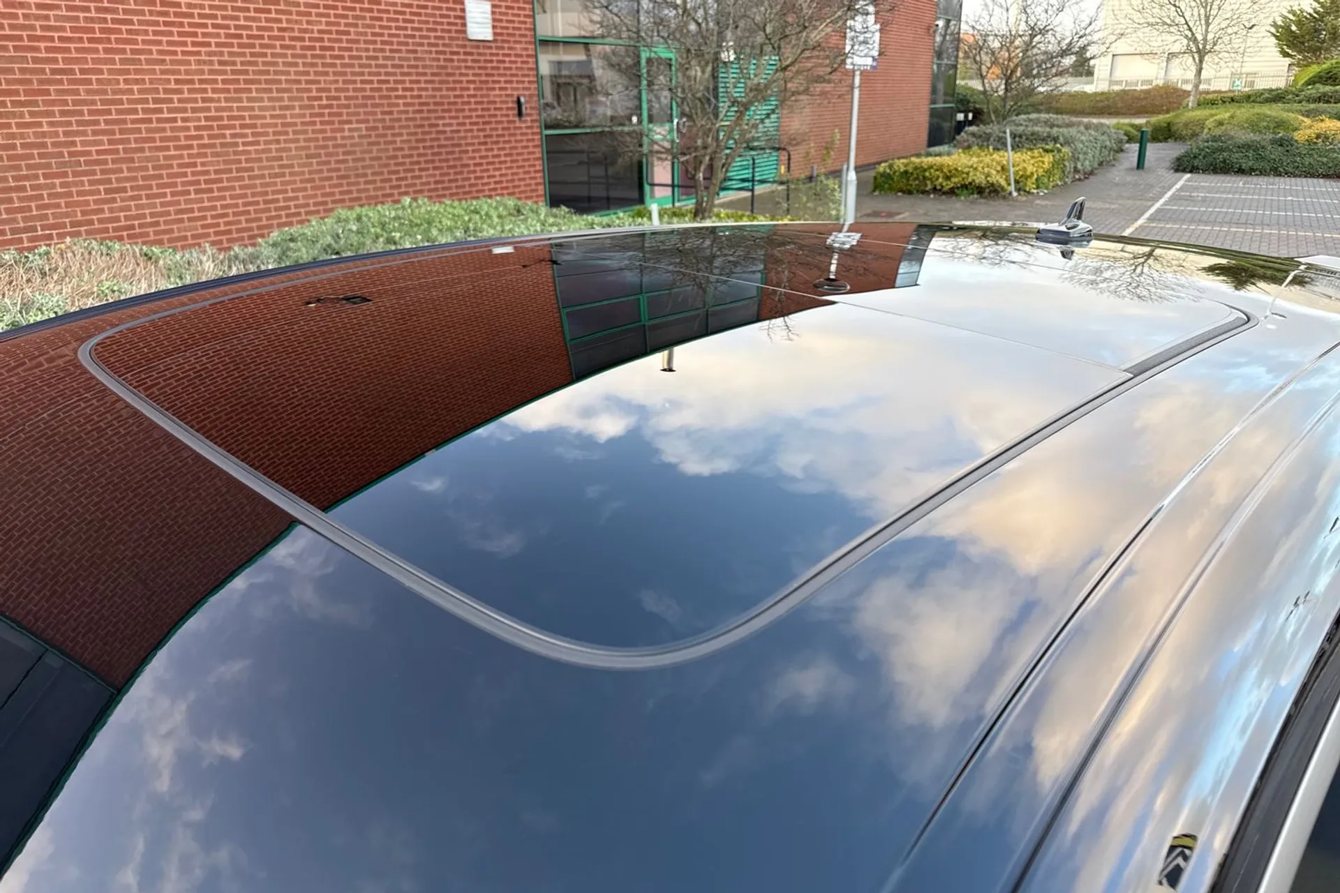 Audi RS Q8 thumbnail image number 10