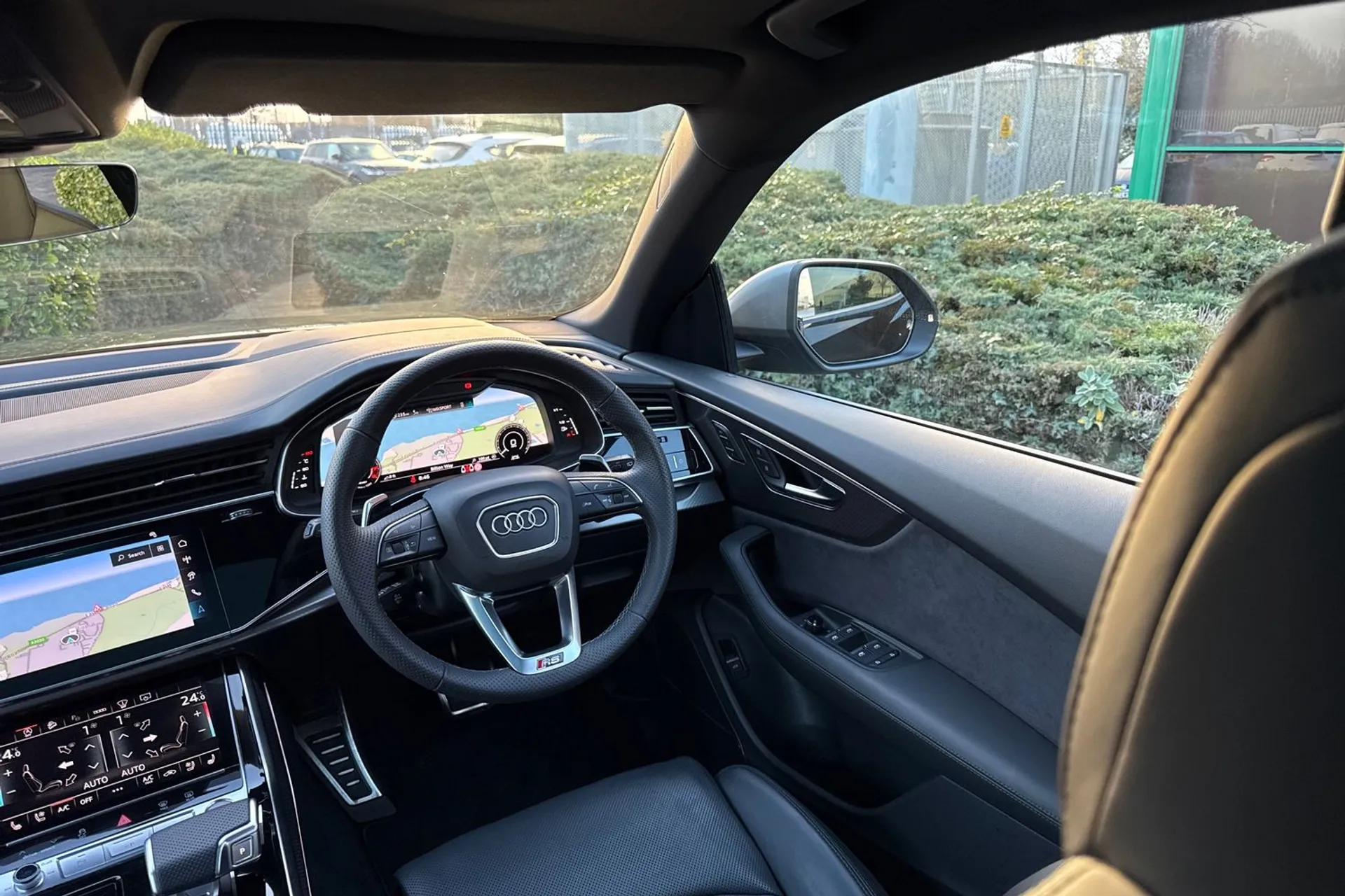 Audi RS Q8 thumbnail image number 45