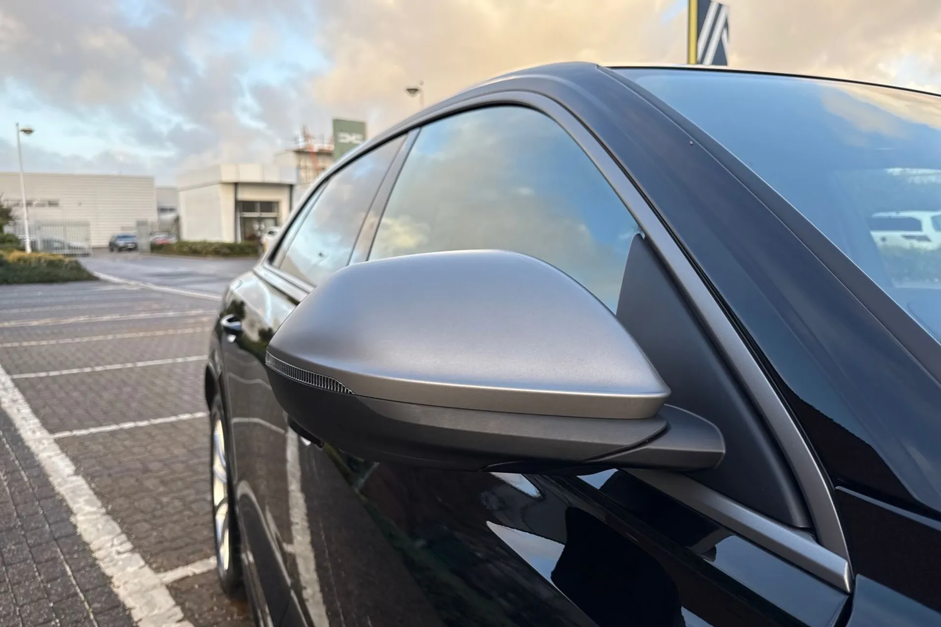 Audi RS Q8 thumbnail image number 9