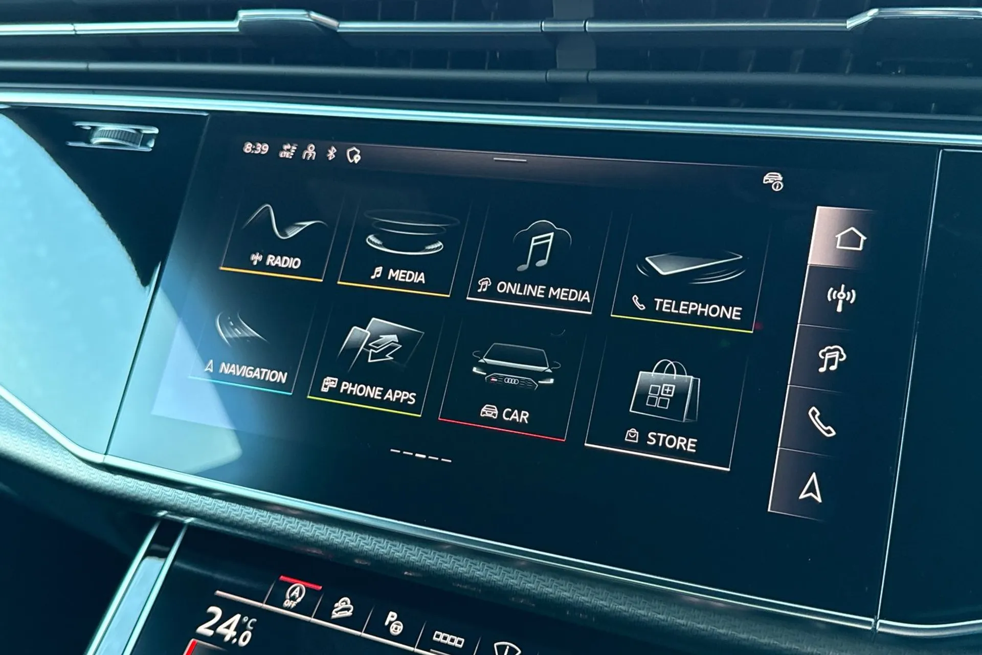 Audi RS Q8 thumbnail image number 53