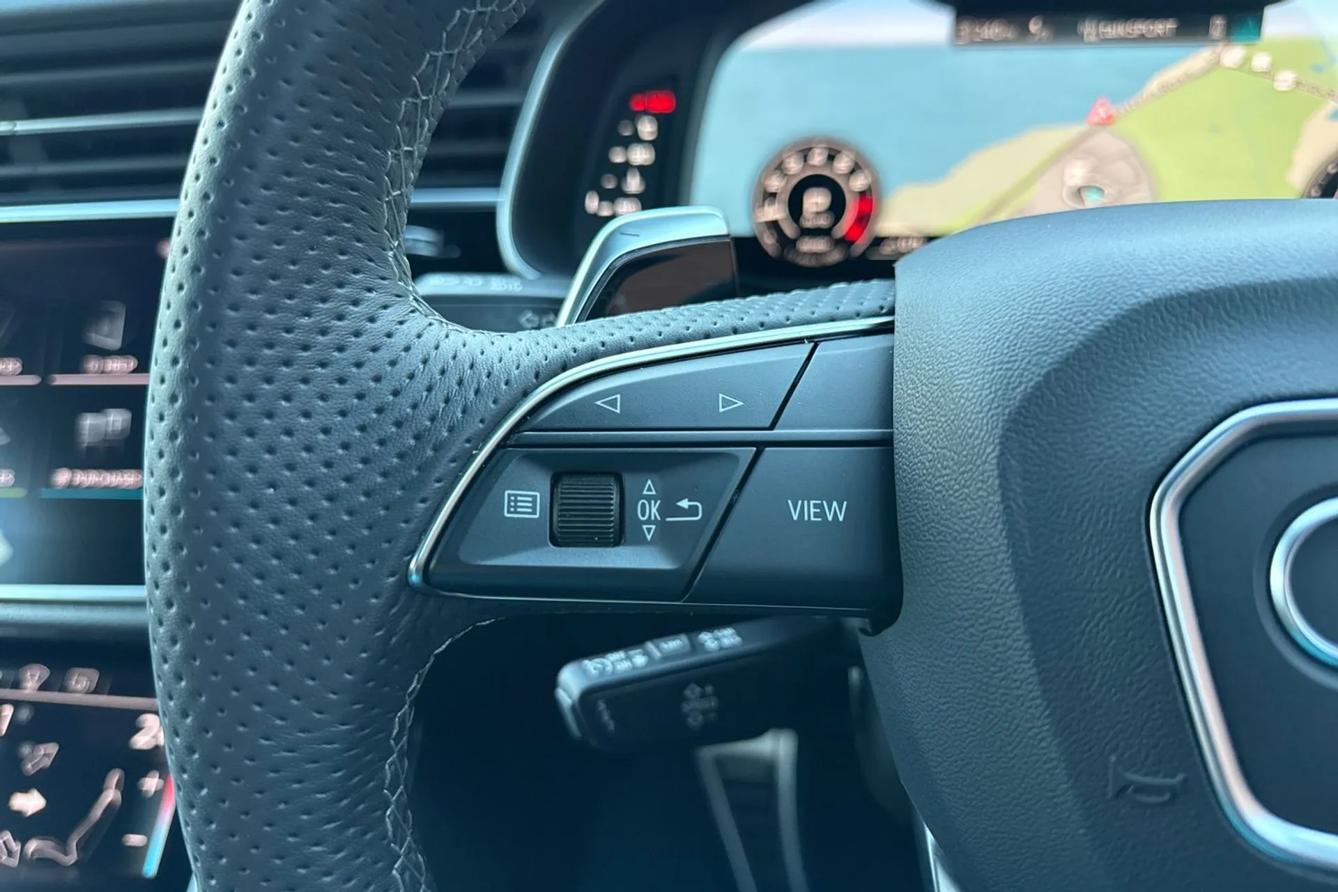 Audi RS Q8 thumbnail image number 50