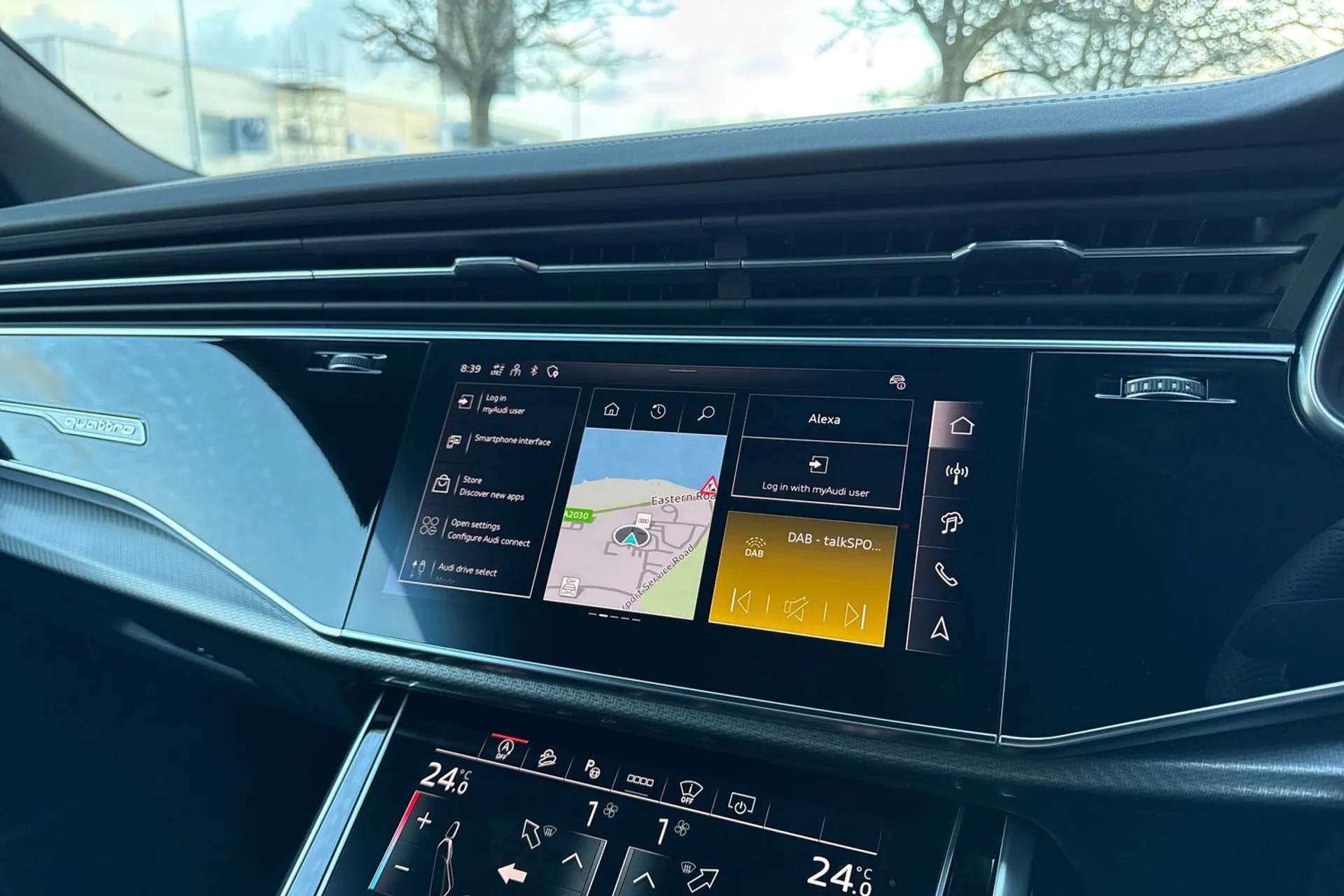 Audi RS Q8 thumbnail image number 42