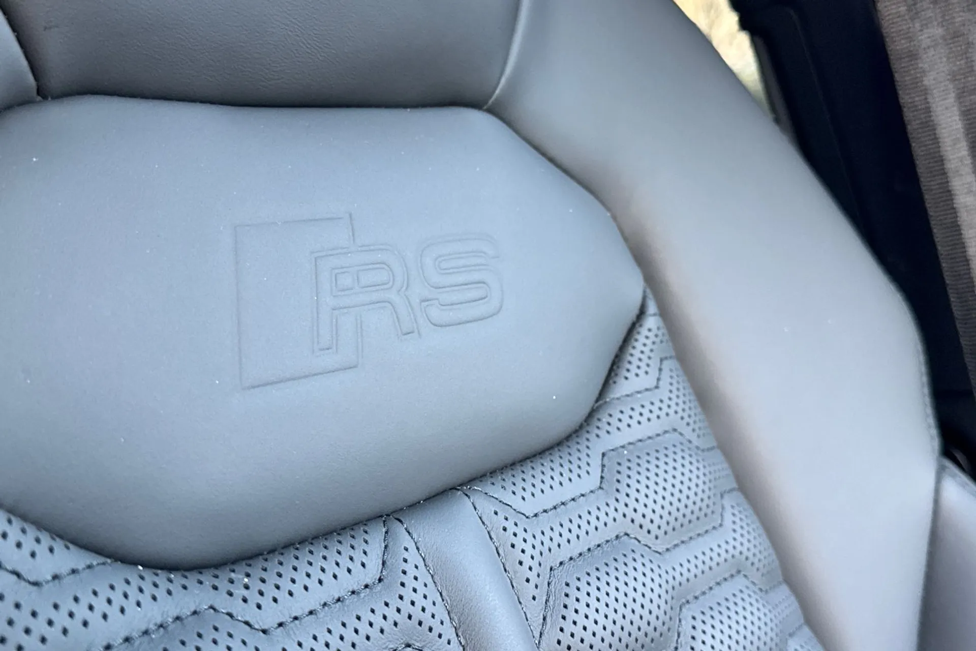 Audi RS Q8 thumbnail image number 35