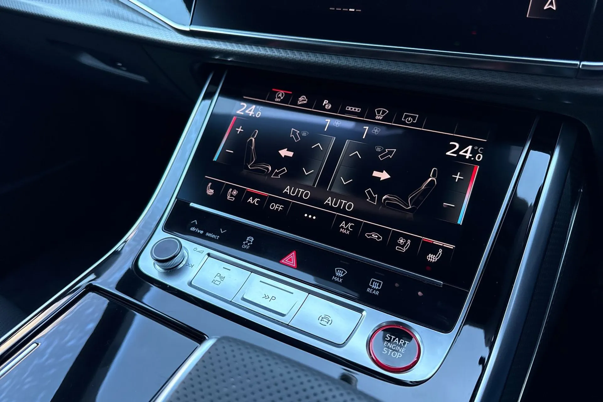 Audi RS Q8 thumbnail image number 40