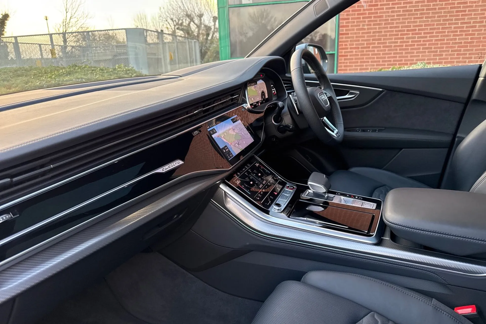 Audi RS Q8 thumbnail image number 32