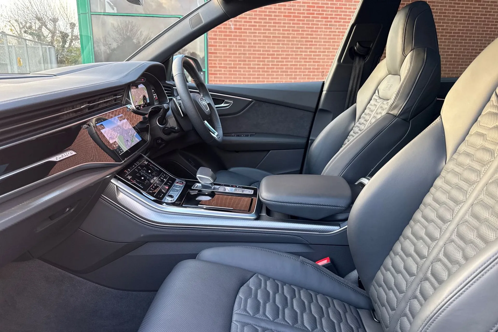 Audi RS Q8 thumbnail image number 33