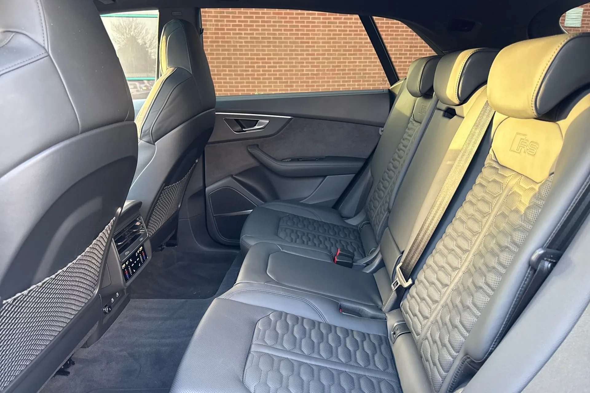 Audi RS Q8 thumbnail image number 36