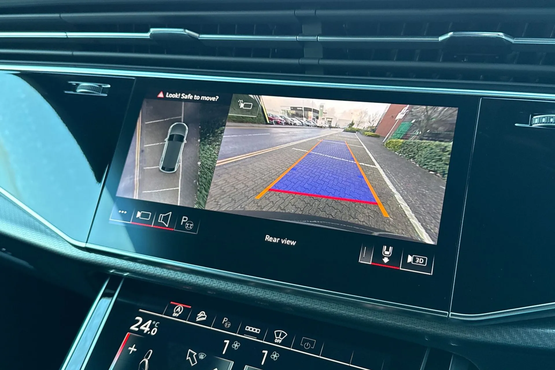 Audi RS Q8 thumbnail image number 5