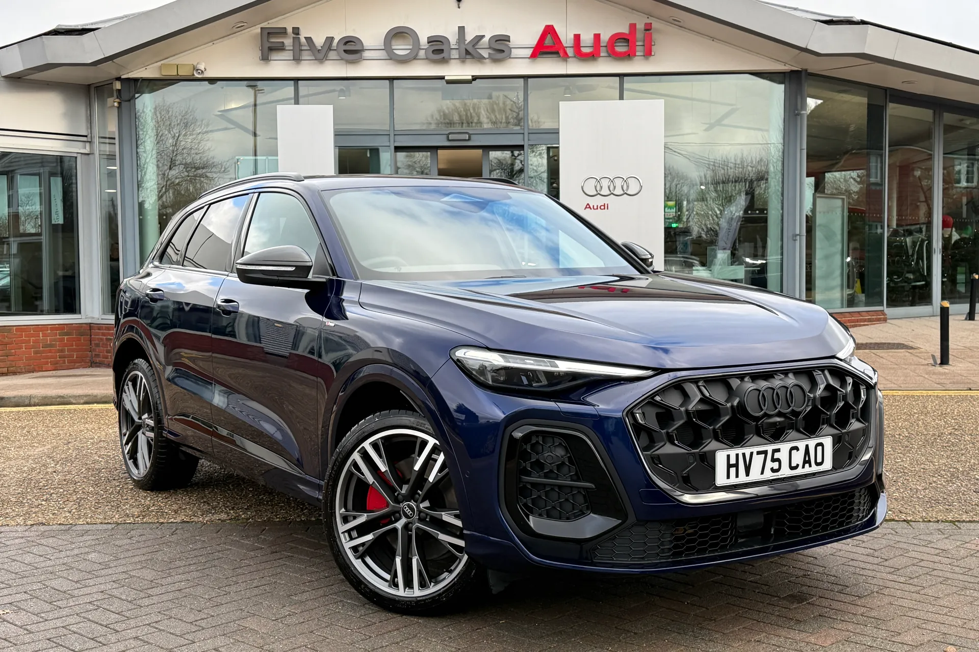 Audi Q5 focused image