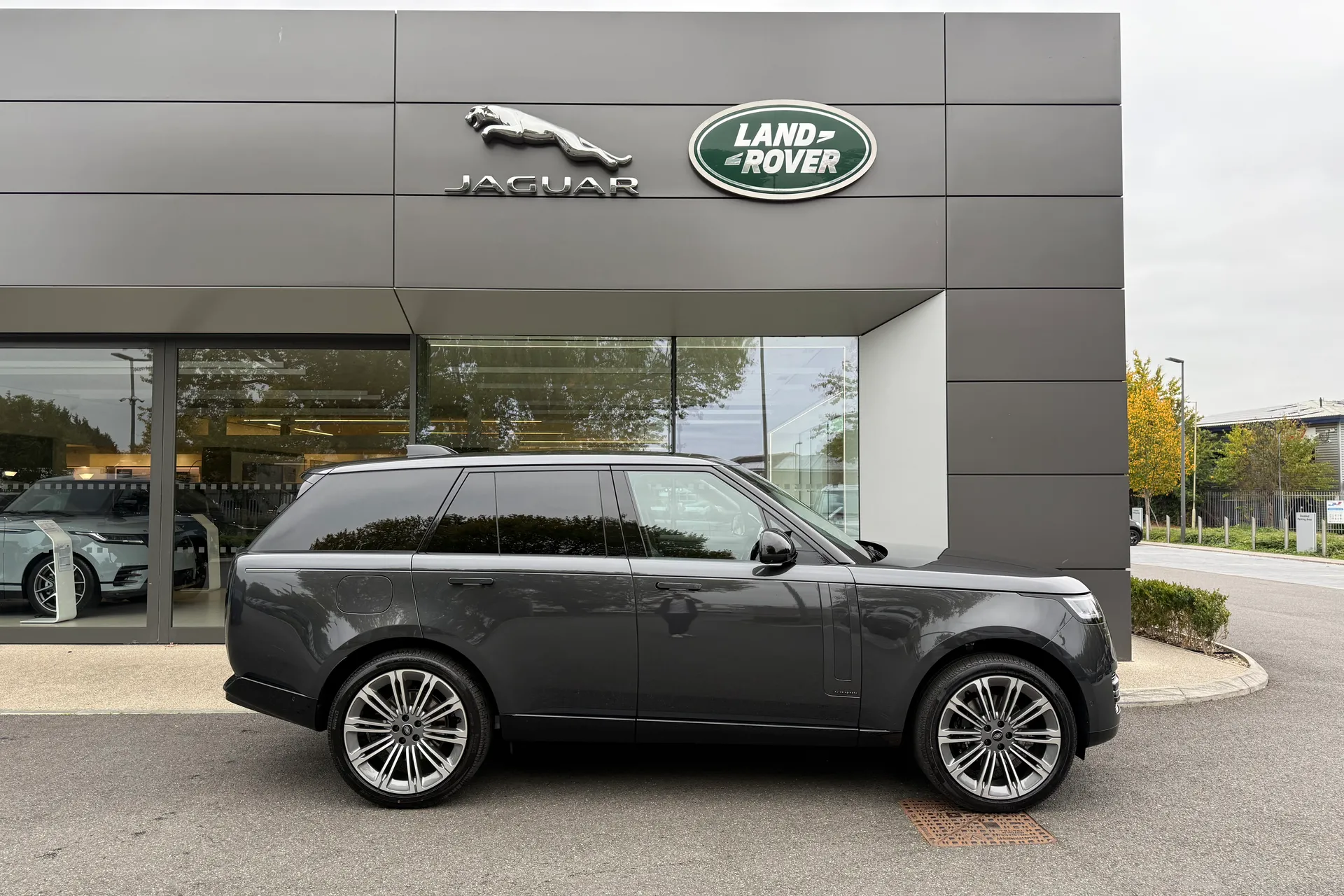 LAND ROVER RANGE ROVER thumbnail image number 5
