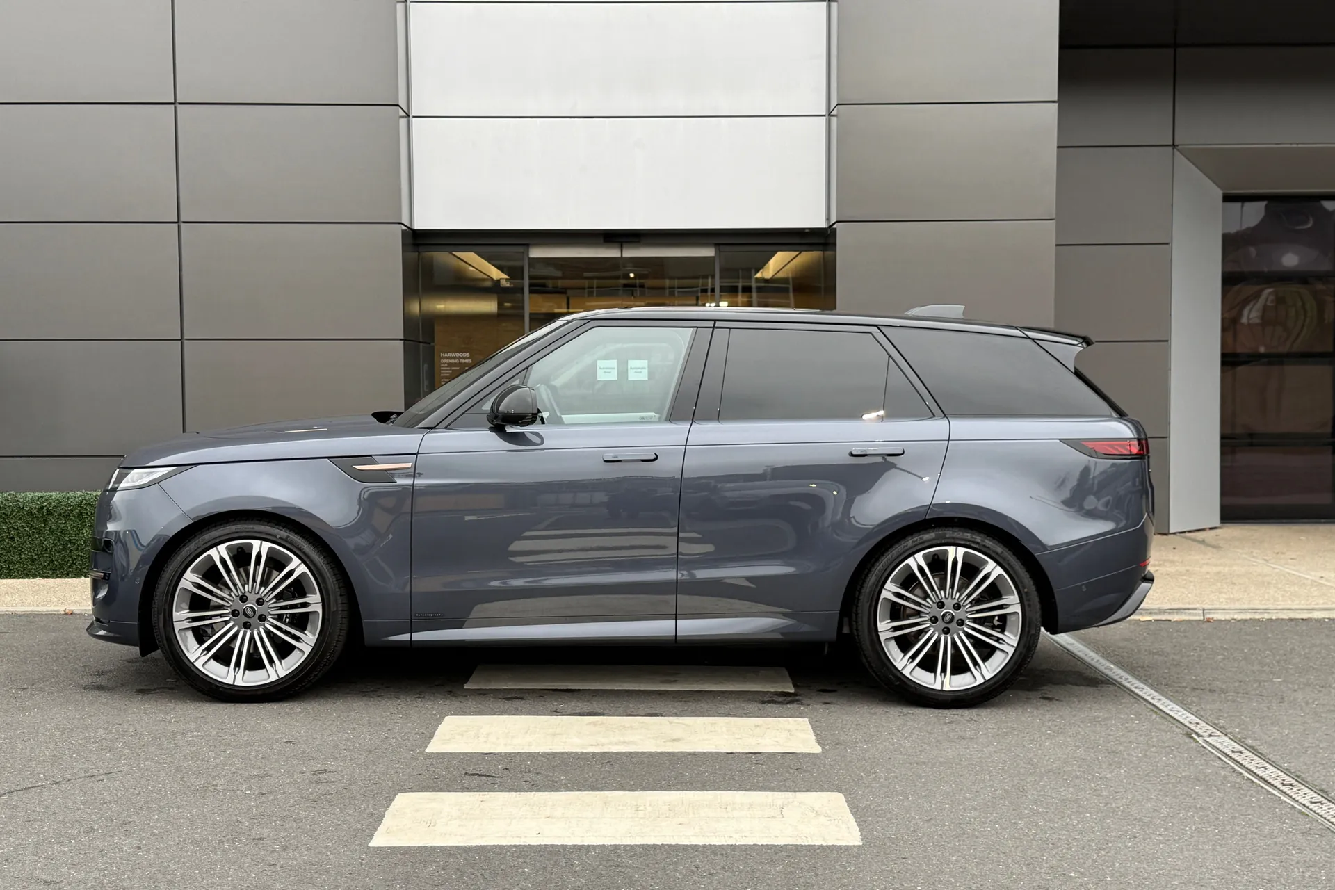 LAND ROVER RANGE ROVER SPORT thumbnail image number 11