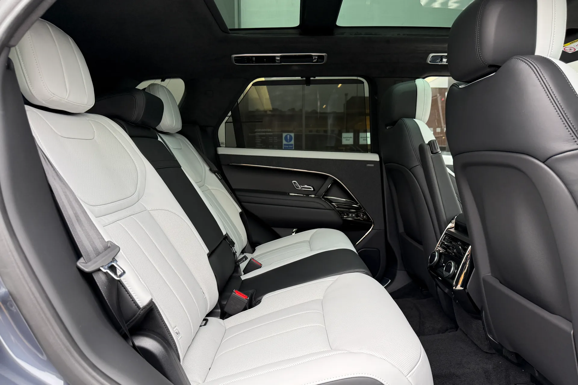 LAND ROVER RANGE ROVER SPORT thumbnail image number 28