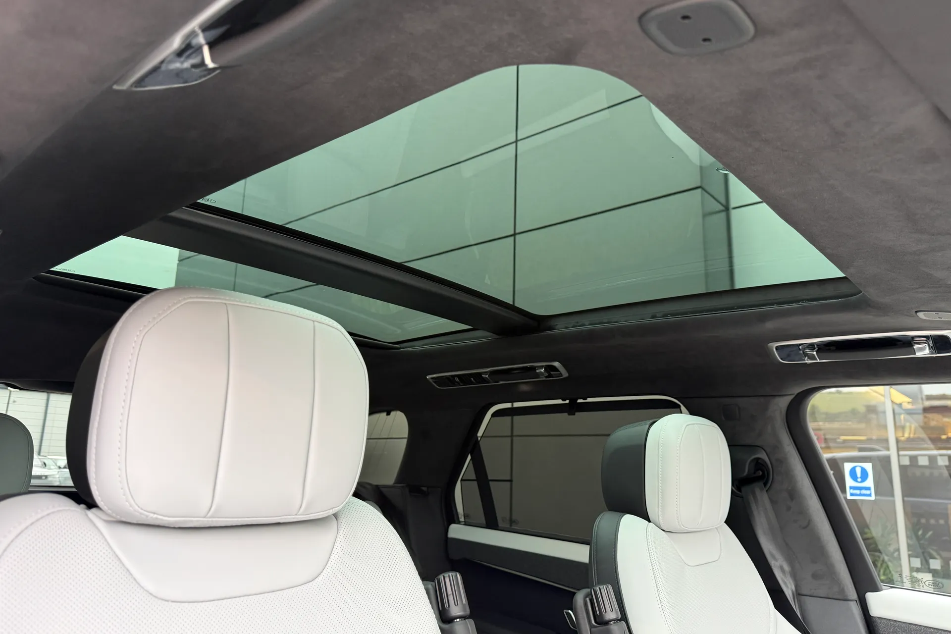 LAND ROVER RANGE ROVER SPORT thumbnail image number 9