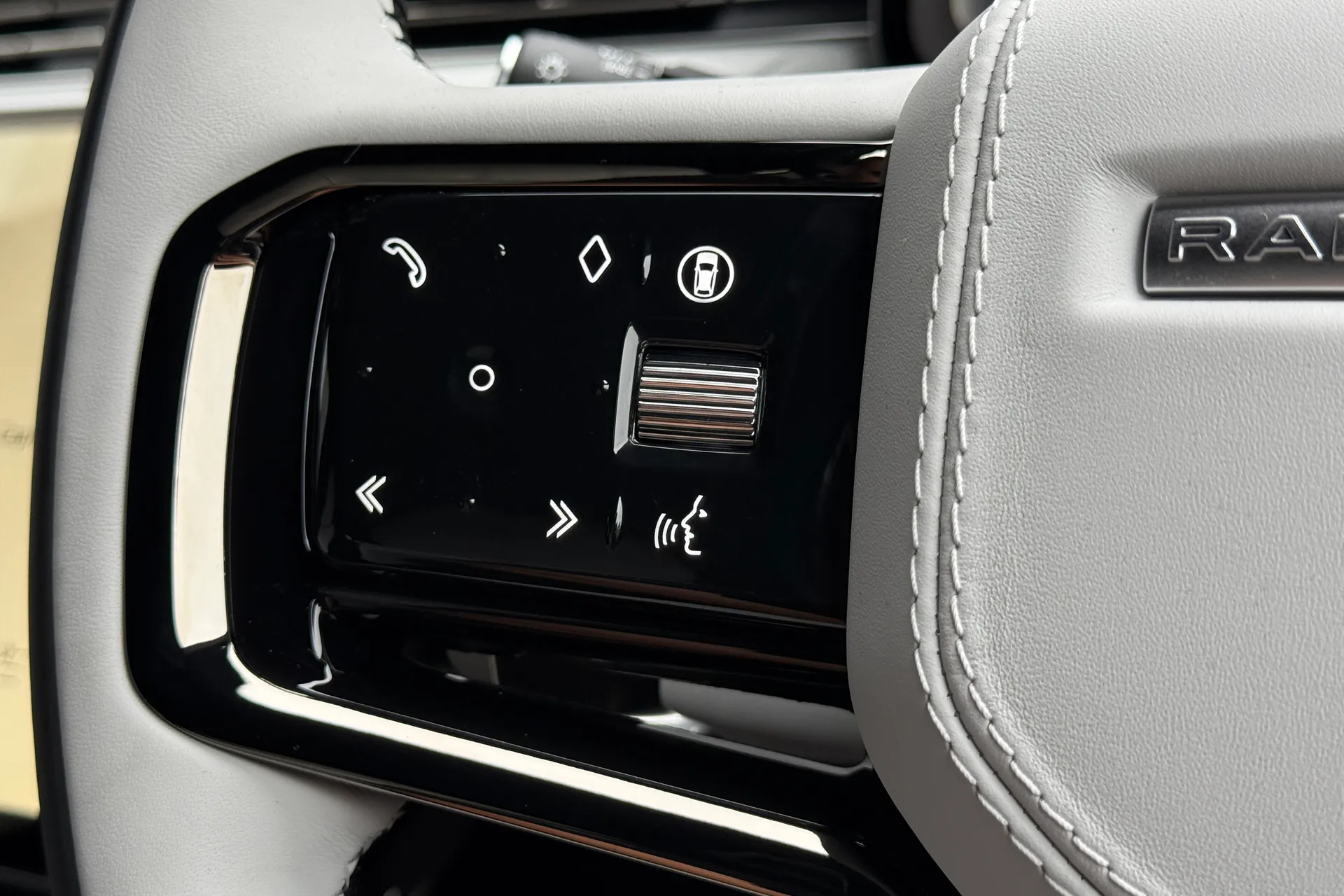 LAND ROVER RANGE ROVER SPORT thumbnail image number 37