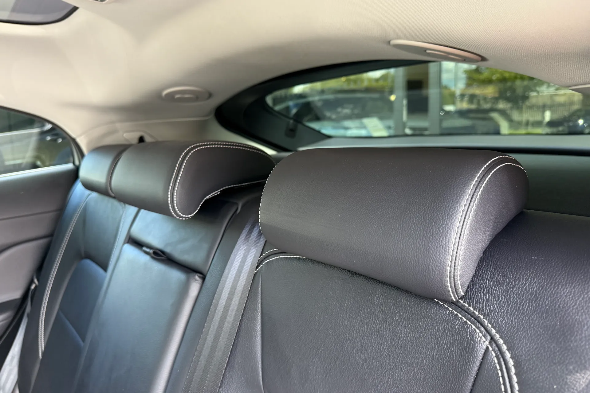 Jaguar I-PACE thumbnail image number 46