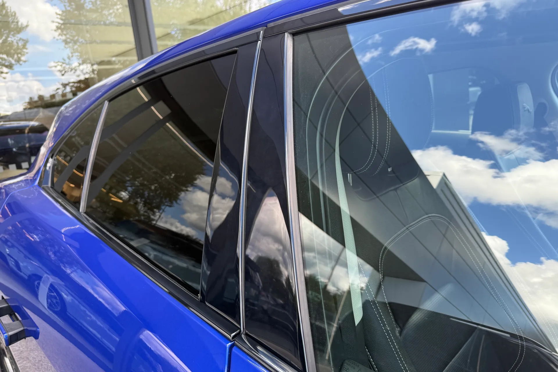 Jaguar I-PACE thumbnail image number 22