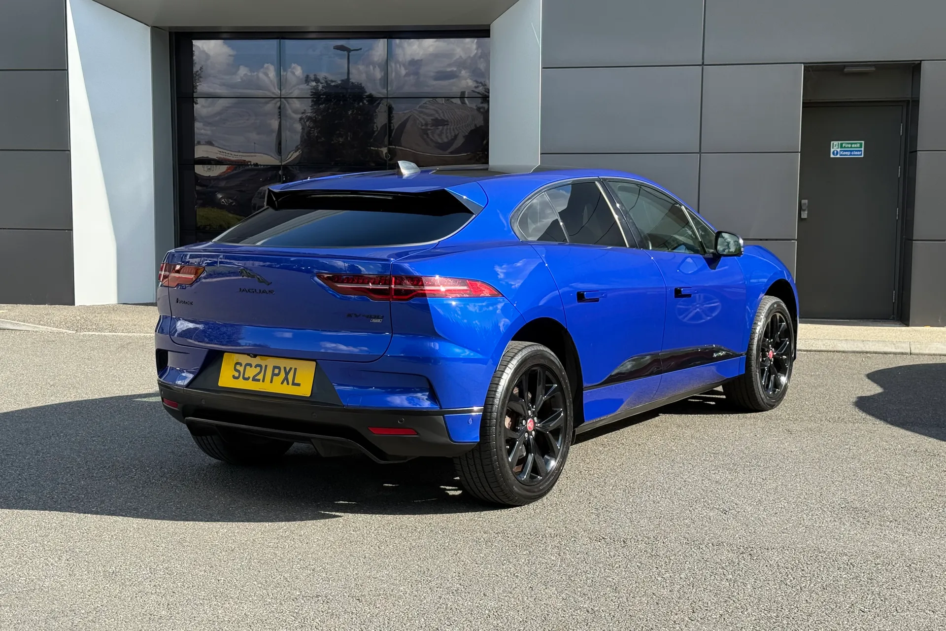 Jaguar I-PACE thumbnail image number 7