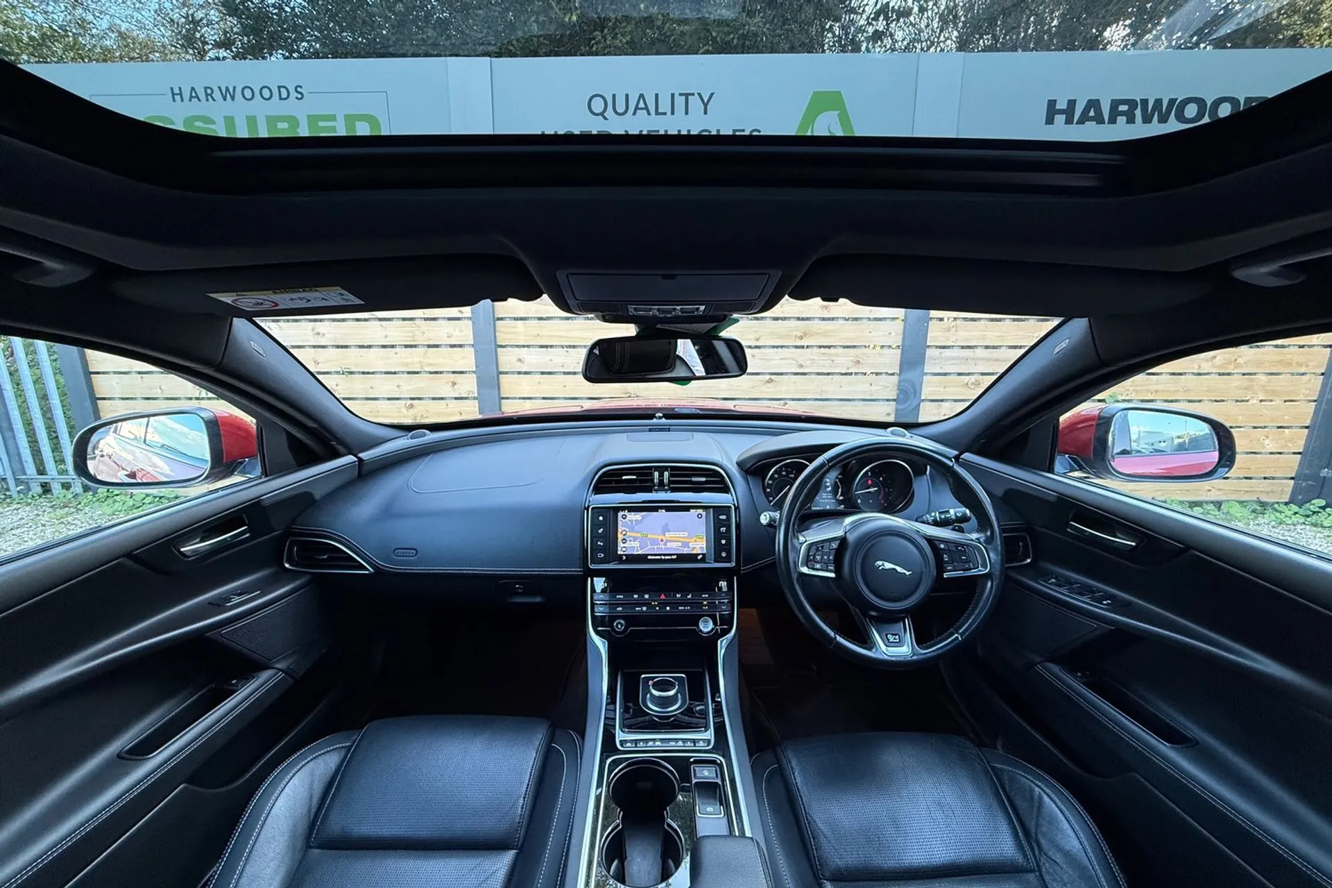 Jaguar XE thumbnail image number 3