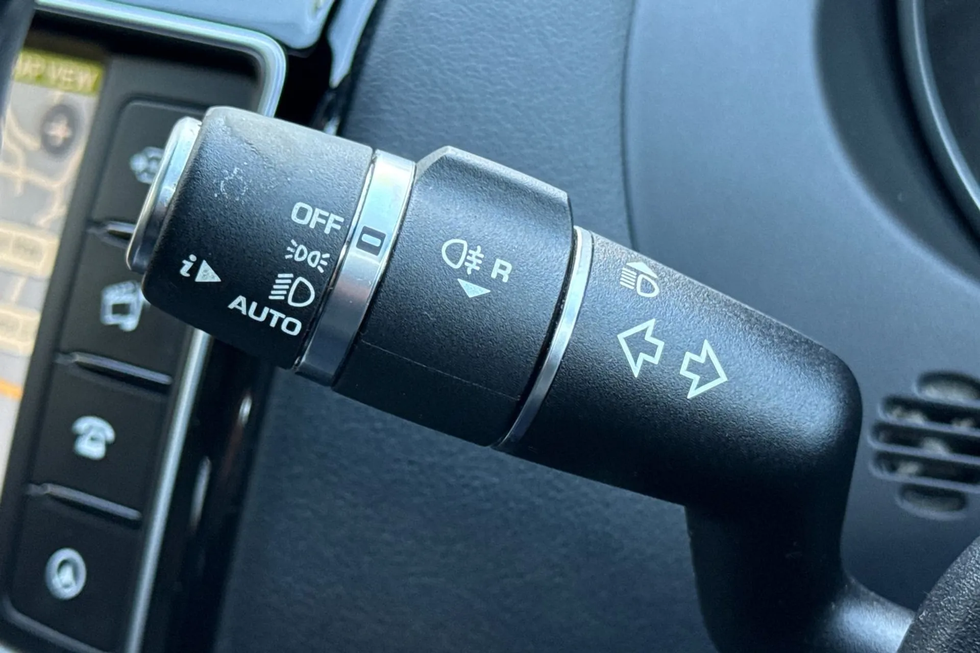 Jaguar XE thumbnail image number 53