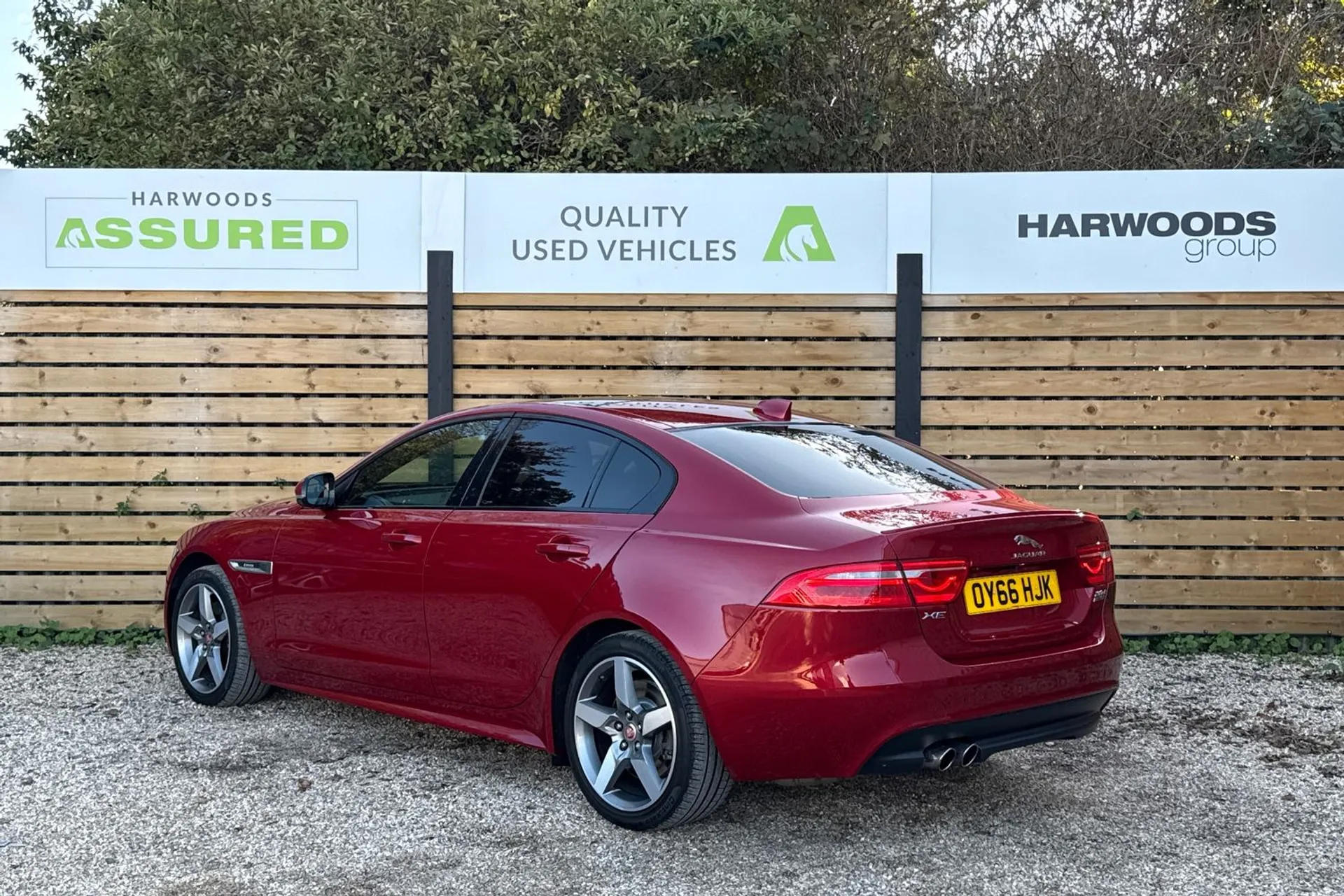 Jaguar XE thumbnail image number 11