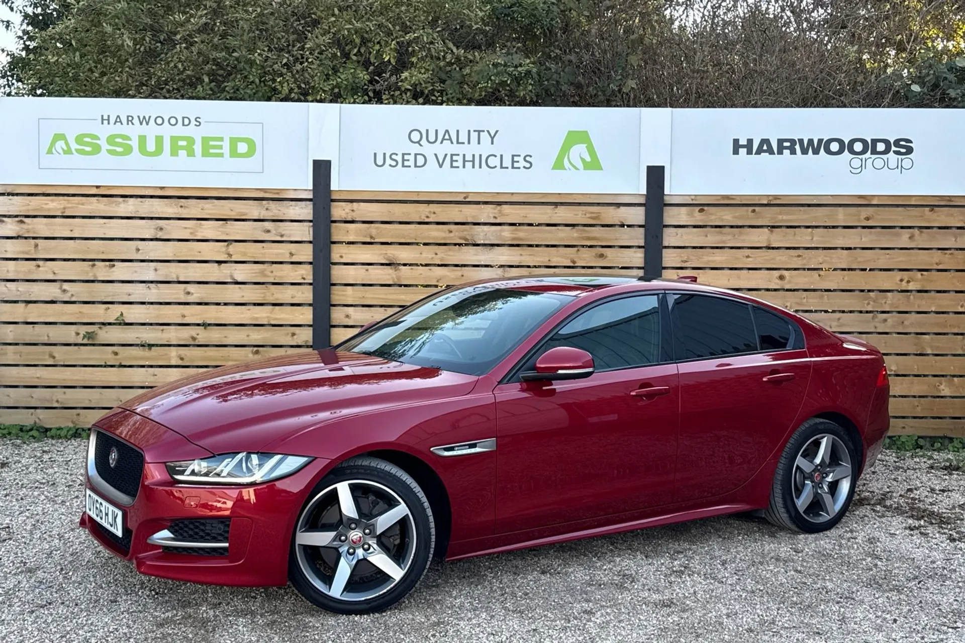 Jaguar XE thumbnail image number 13