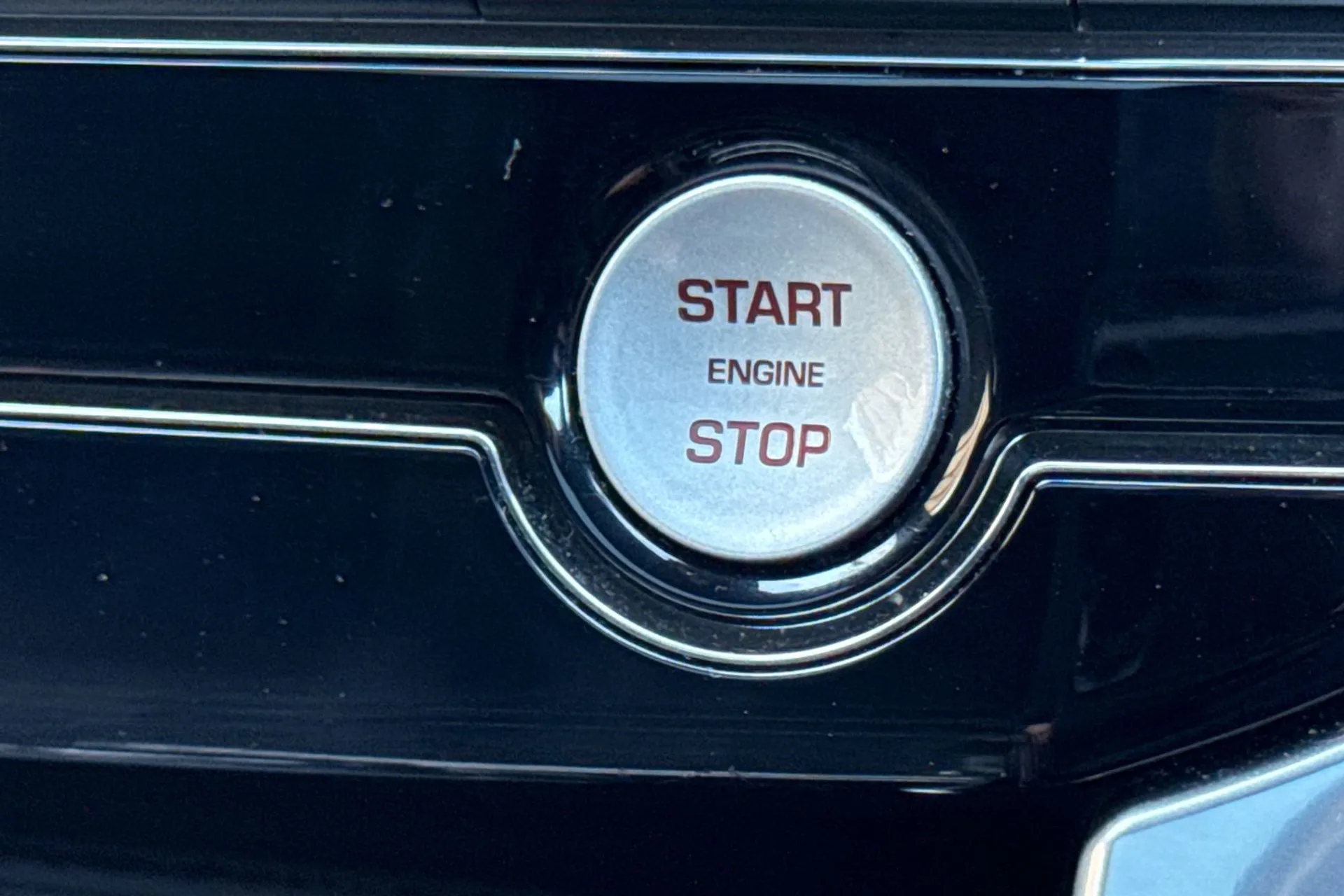 Jaguar XE thumbnail image number 48